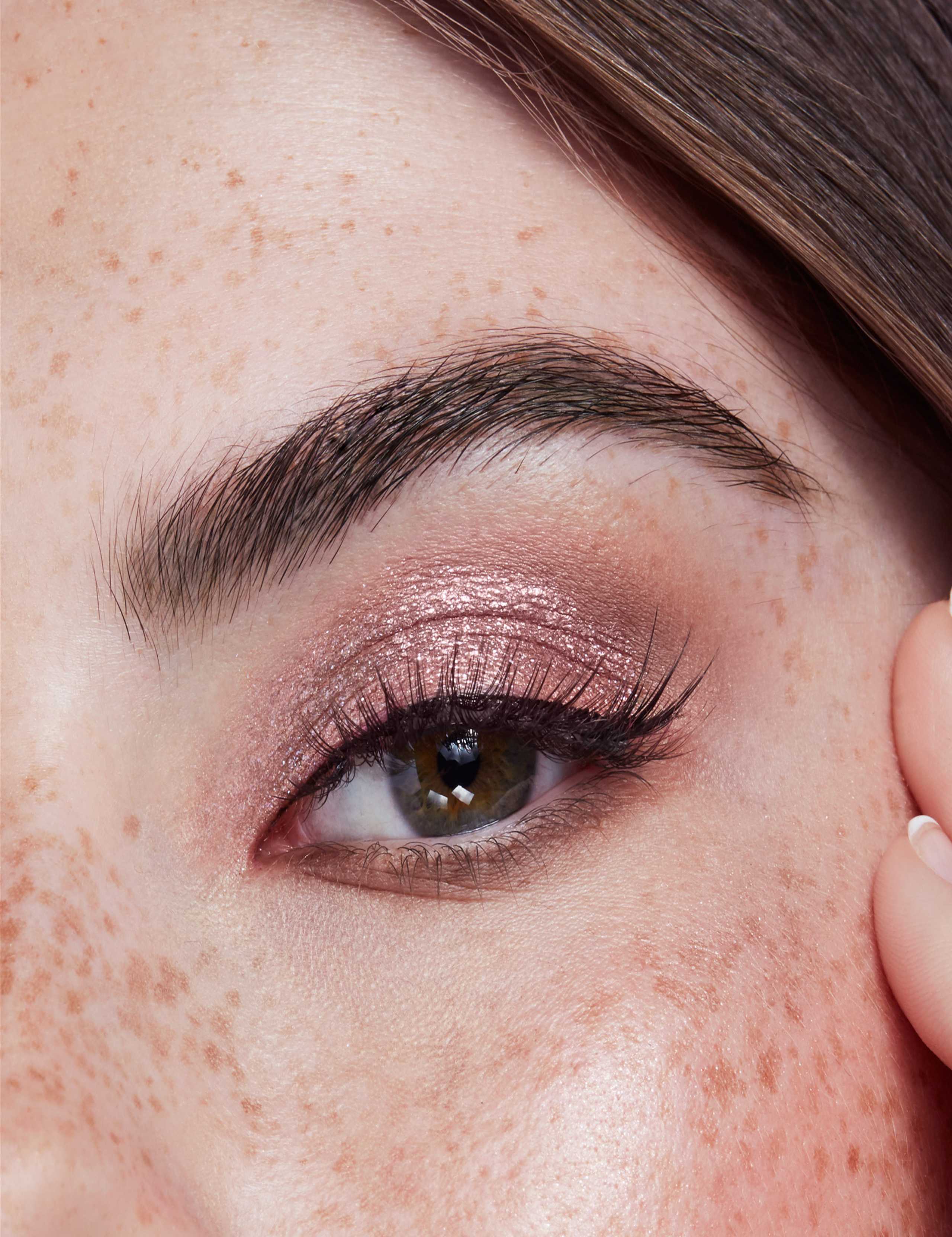 Glisten & Glow Liquid Eyeshadow Brook 4.5ml 6 of 6