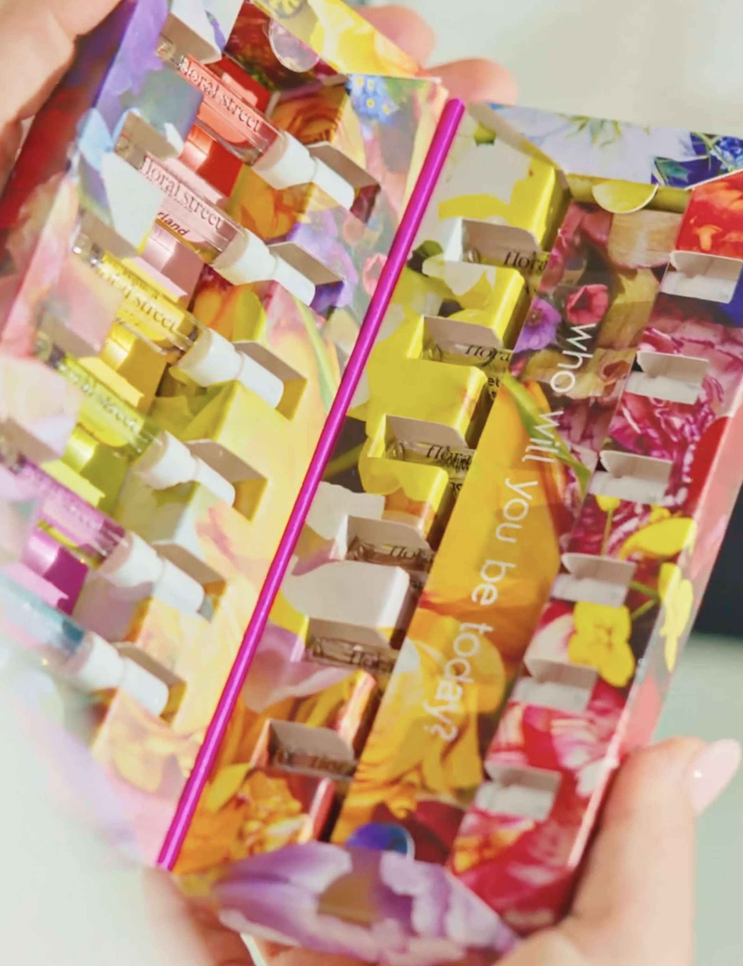 Fragrance Discovery Wardrobe 12x2ml 5 of 8