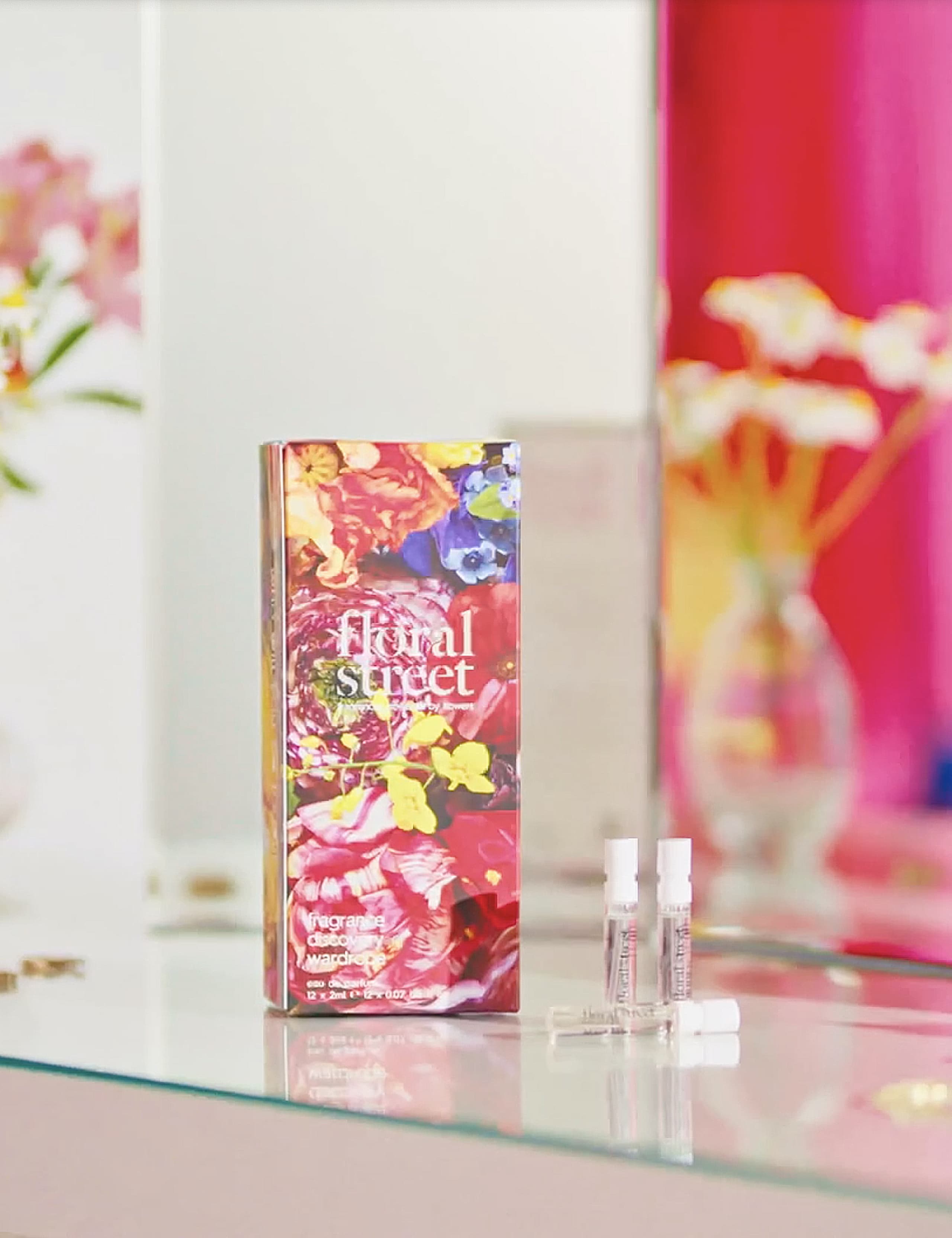 Fragrance Discovery Wardrobe 12x2ml 7 of 8