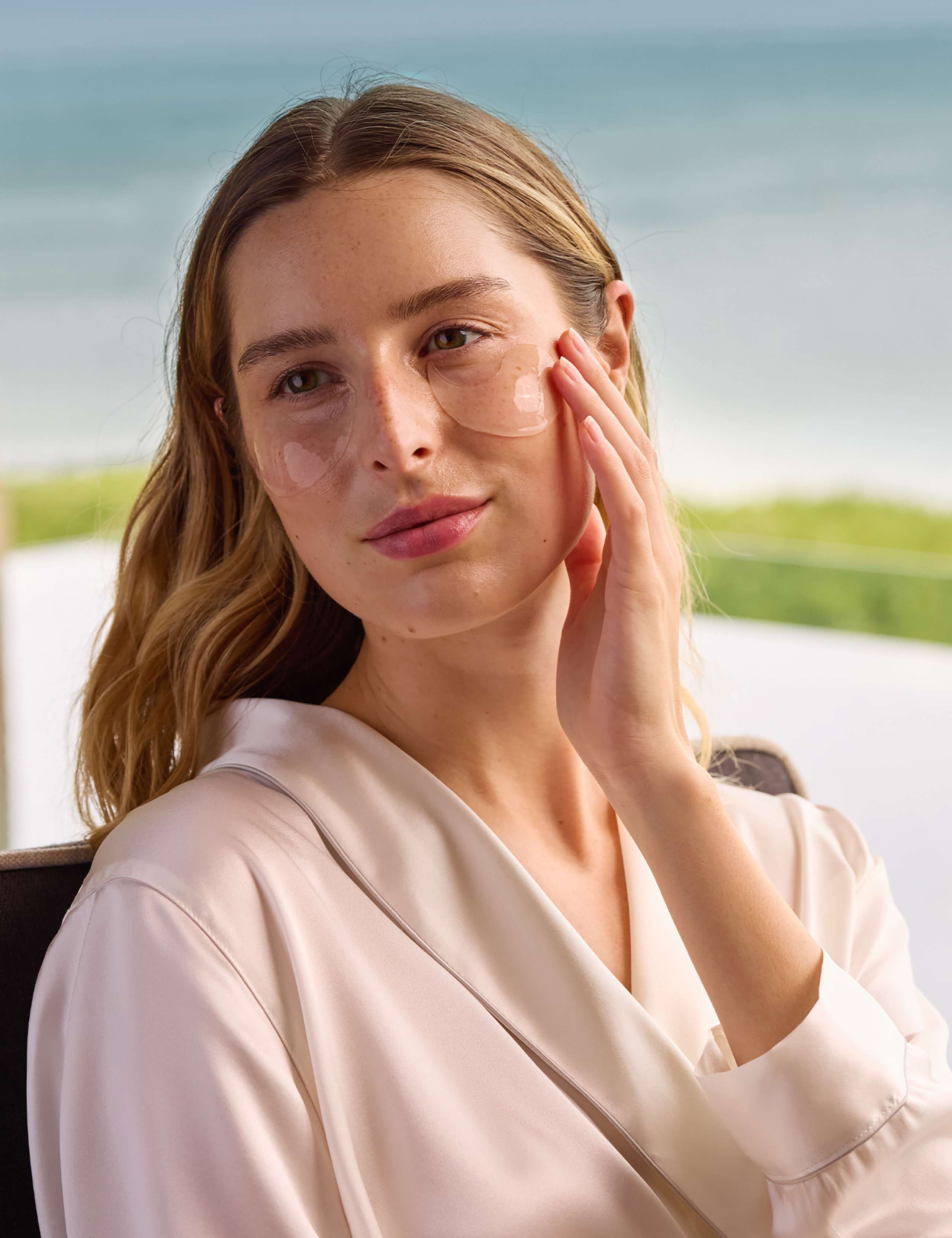 Isotonic Hydra Gel Eye Masks 5 of 5