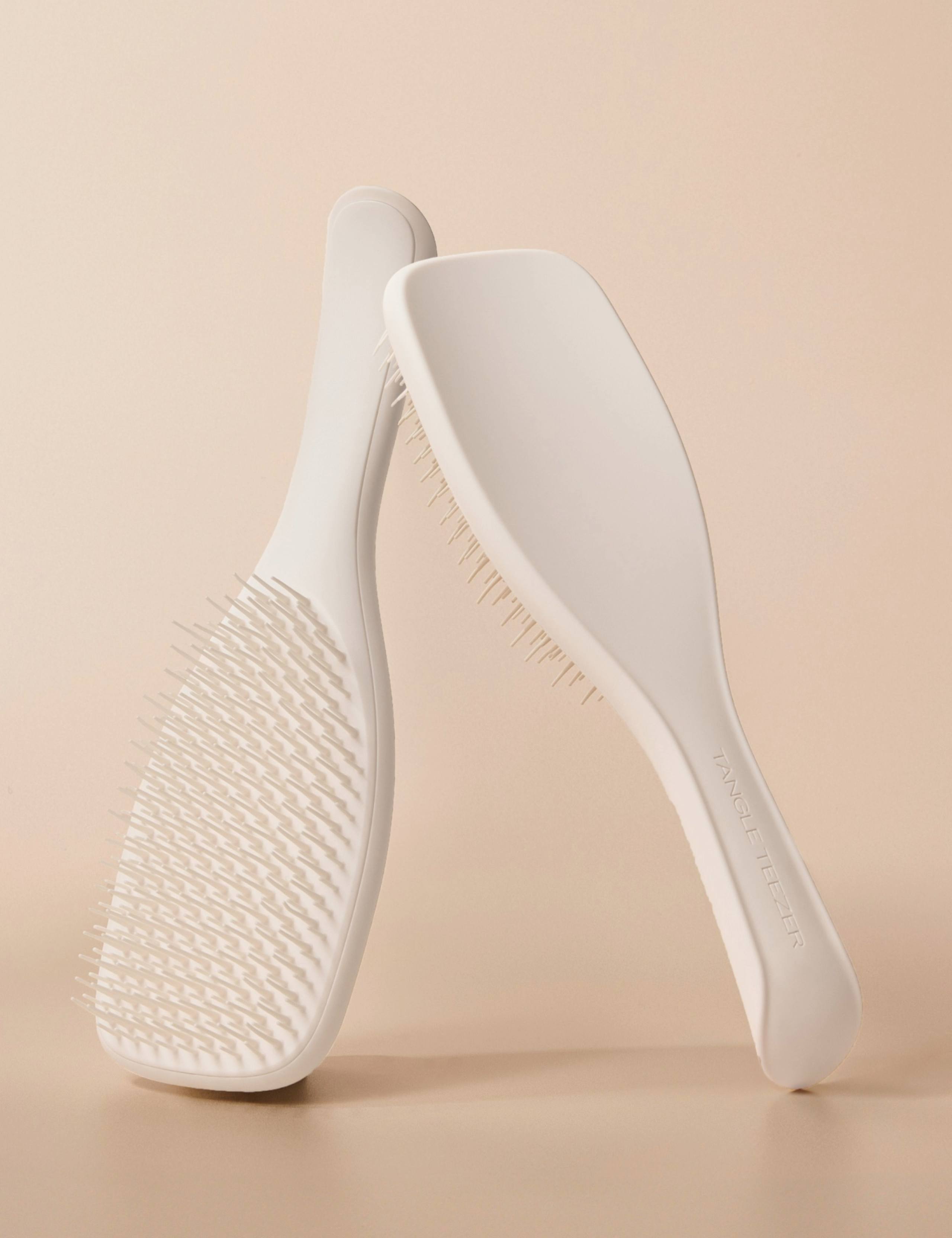 The Ultimate Detangler Matte 5 of 7