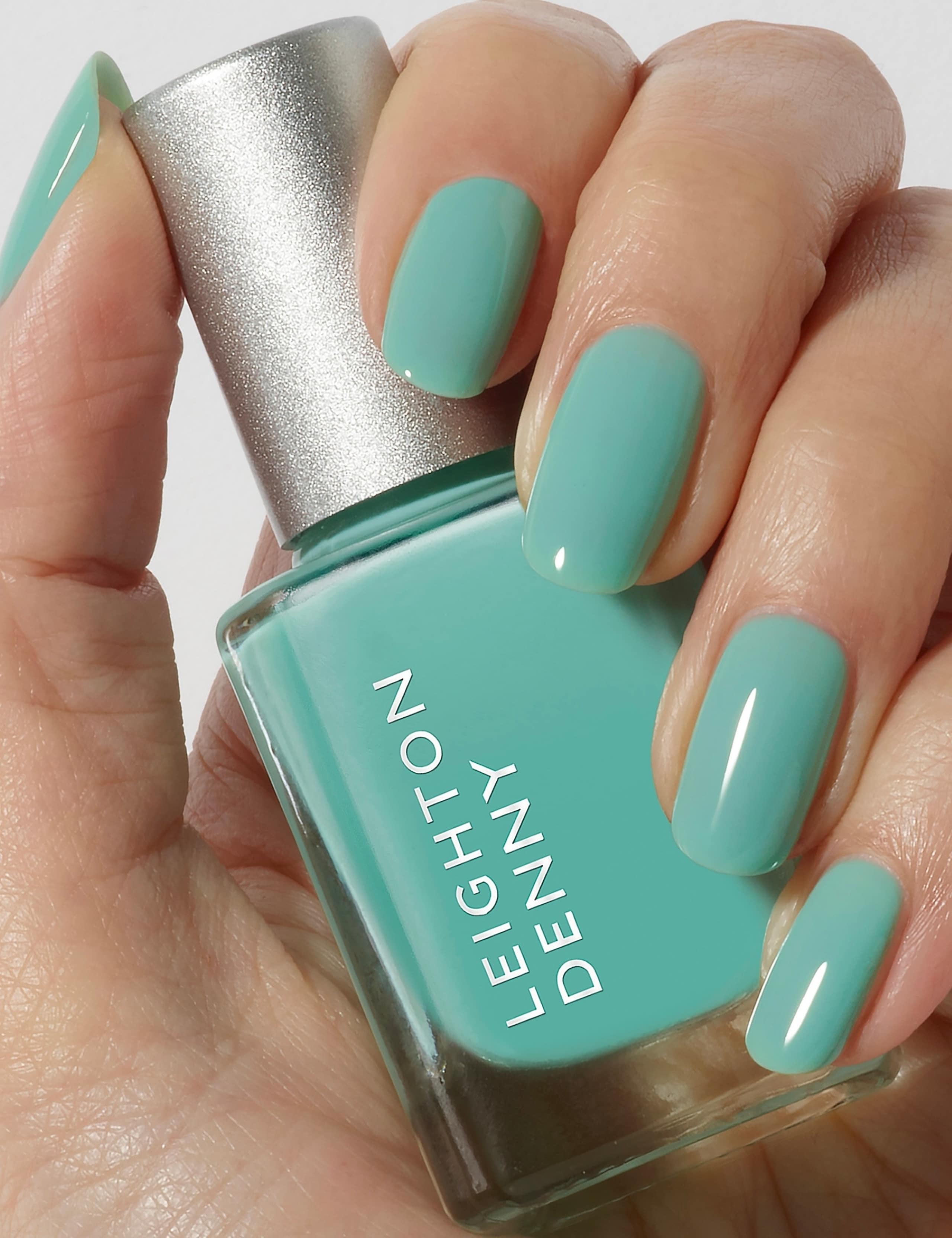 Resort Ready Collection Nail Polish Gift Set 5 of 6