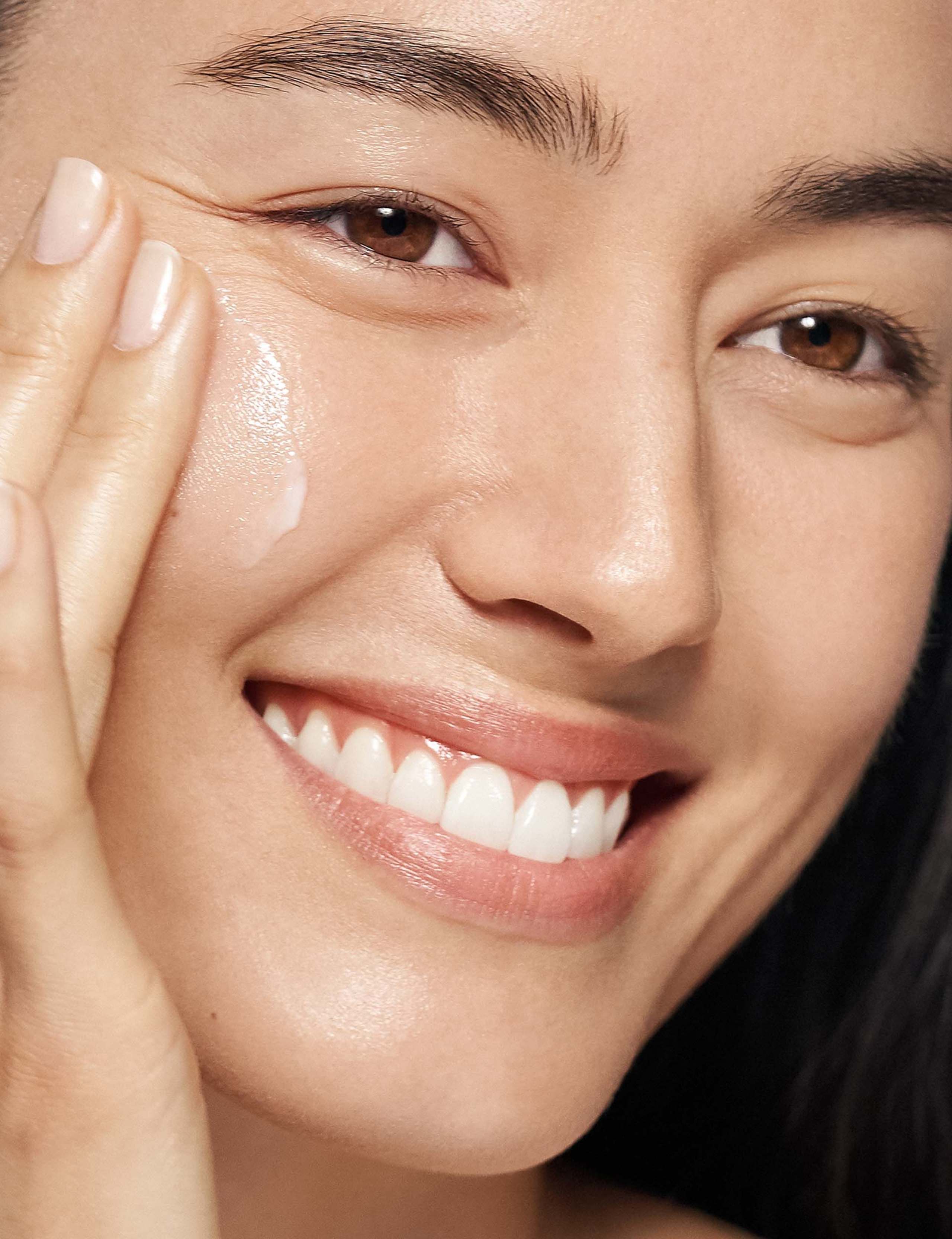 Moisture Surge Hydration Heroes: Skincare Gift Set 5 of 6