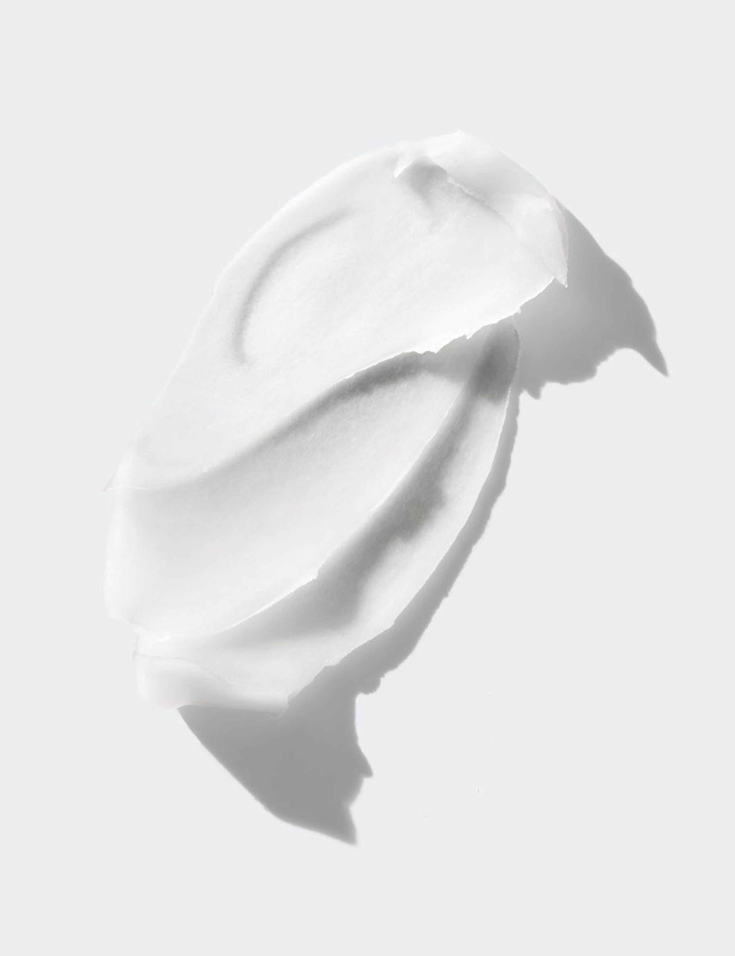 Even Better™ Pore Defying Primer, 30ml 2 of 7