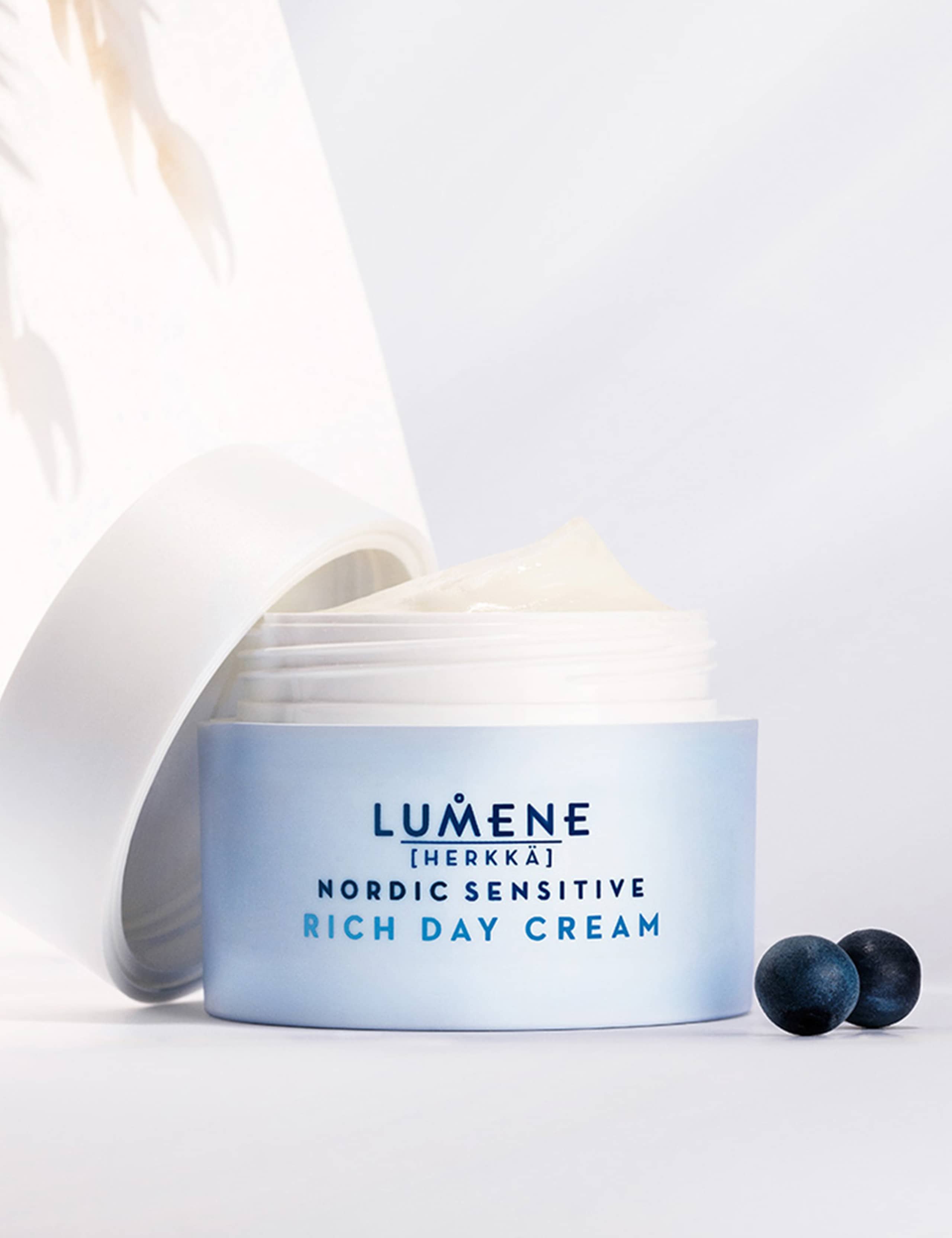 Lumene Nordic Sensitive [HERKKÄ] Rich Day Cream 50ml 4 of 7