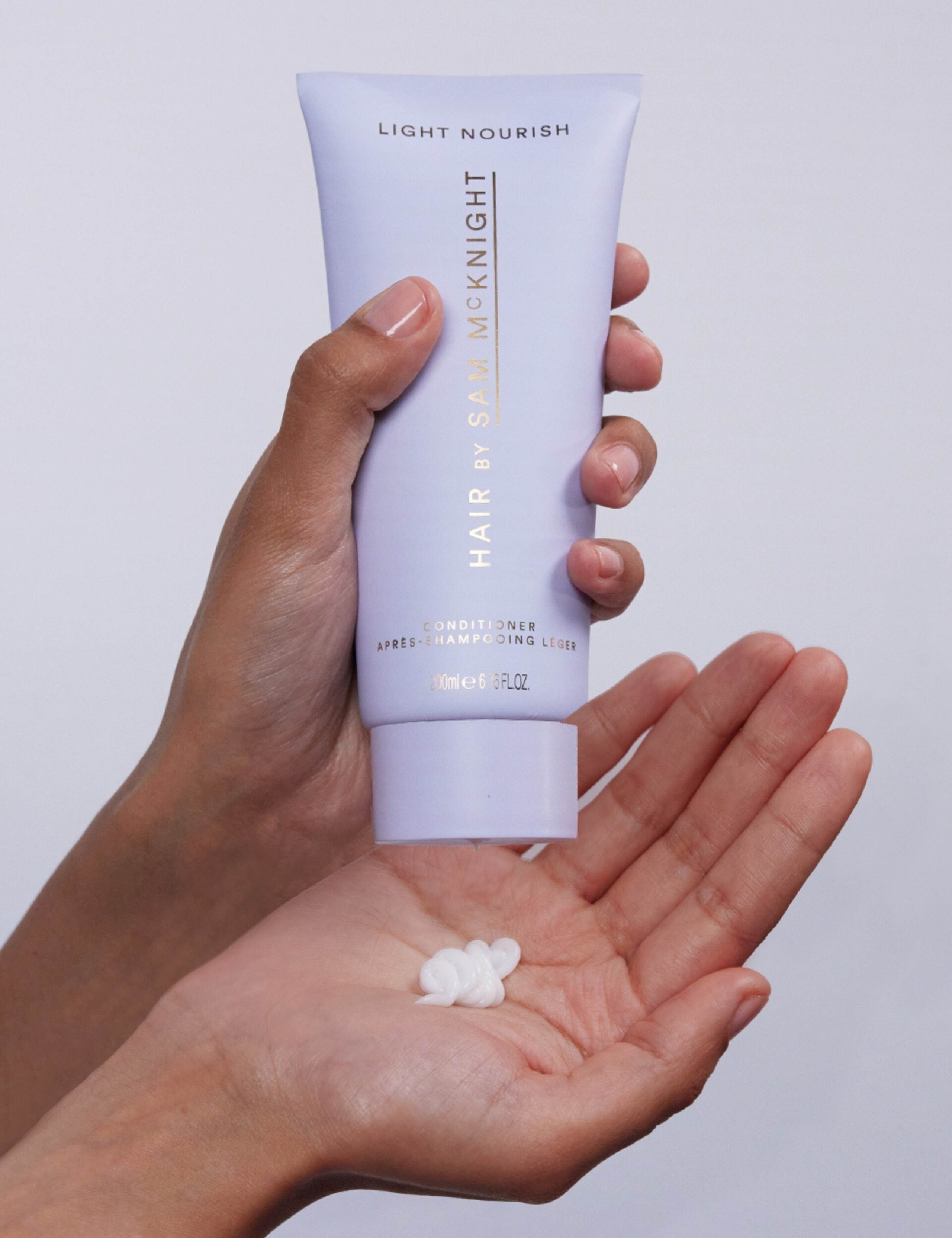 Light Nourishing Conditioner Mini 75ml 4 of 9