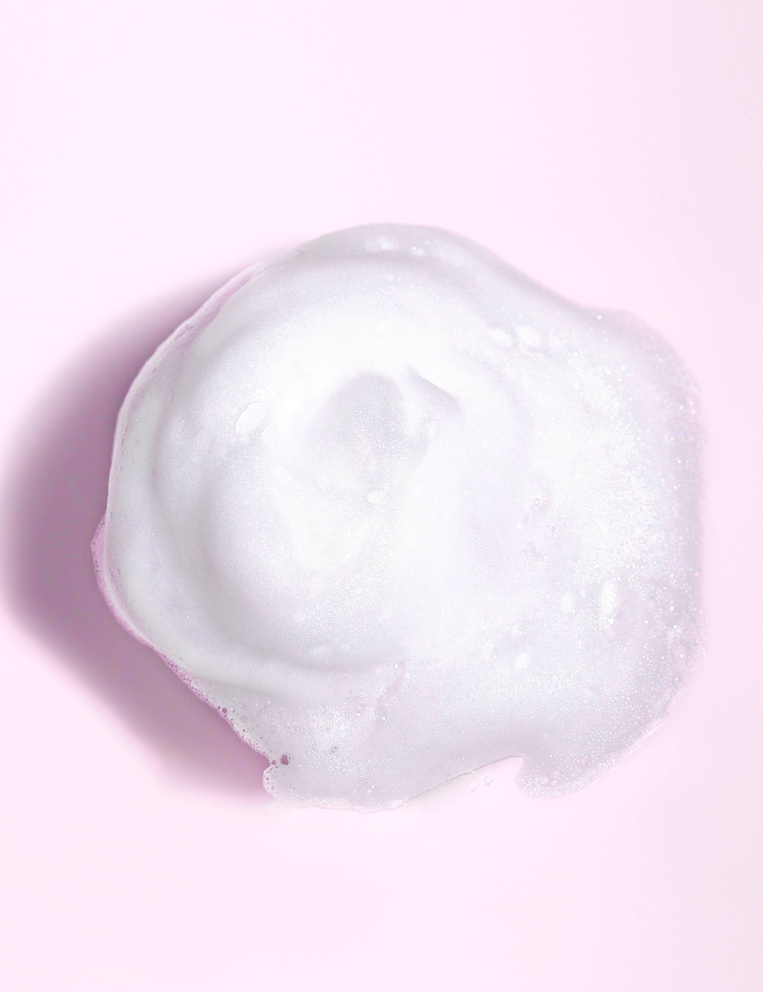 Xtra Large Bombshell Volumizer 195ml 3 of 4