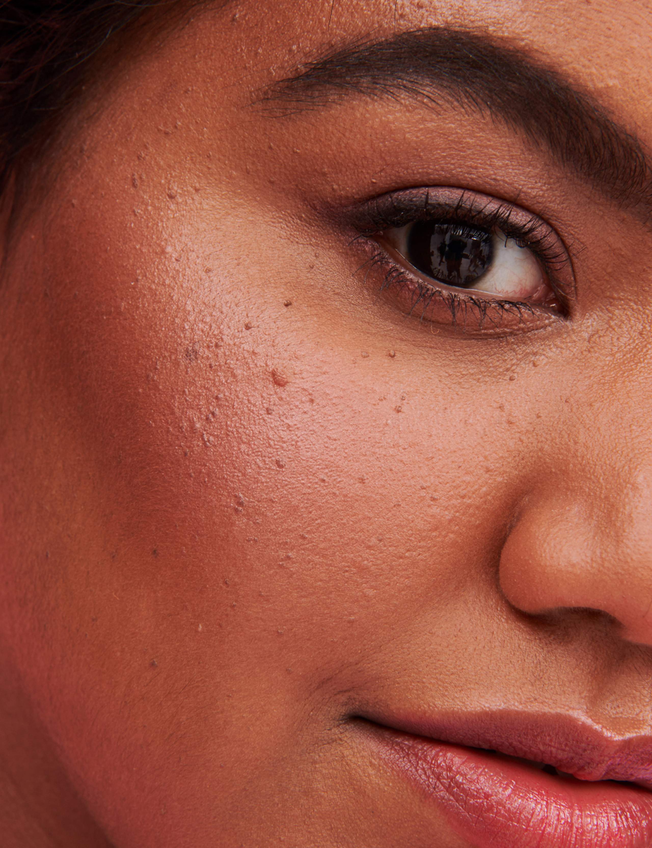 Willa Soft Neutral-Rose Blush Powder Mini 2.5g 3 of 5