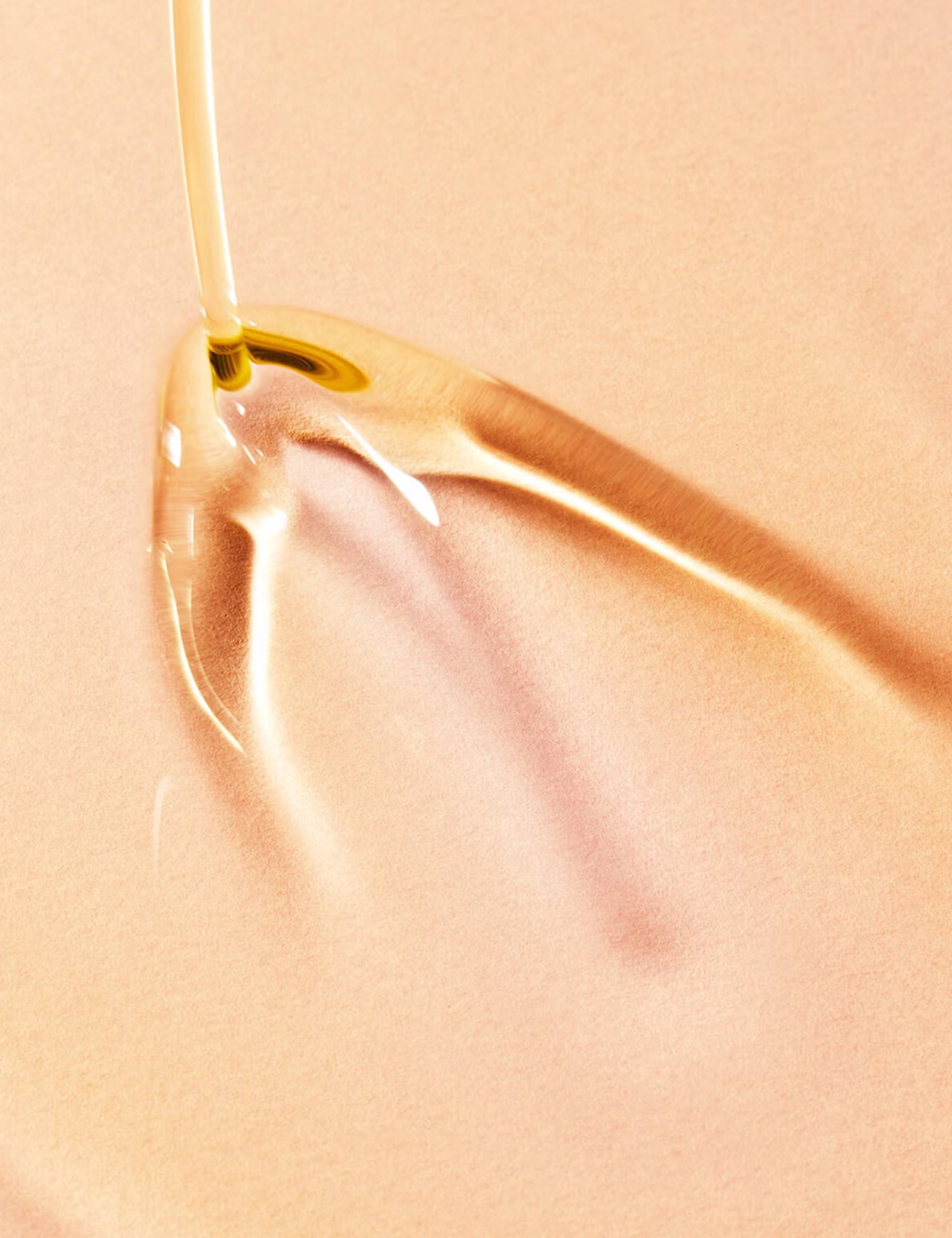 Very Rose Delicate Cleansing Oil 150ml 3 of 5