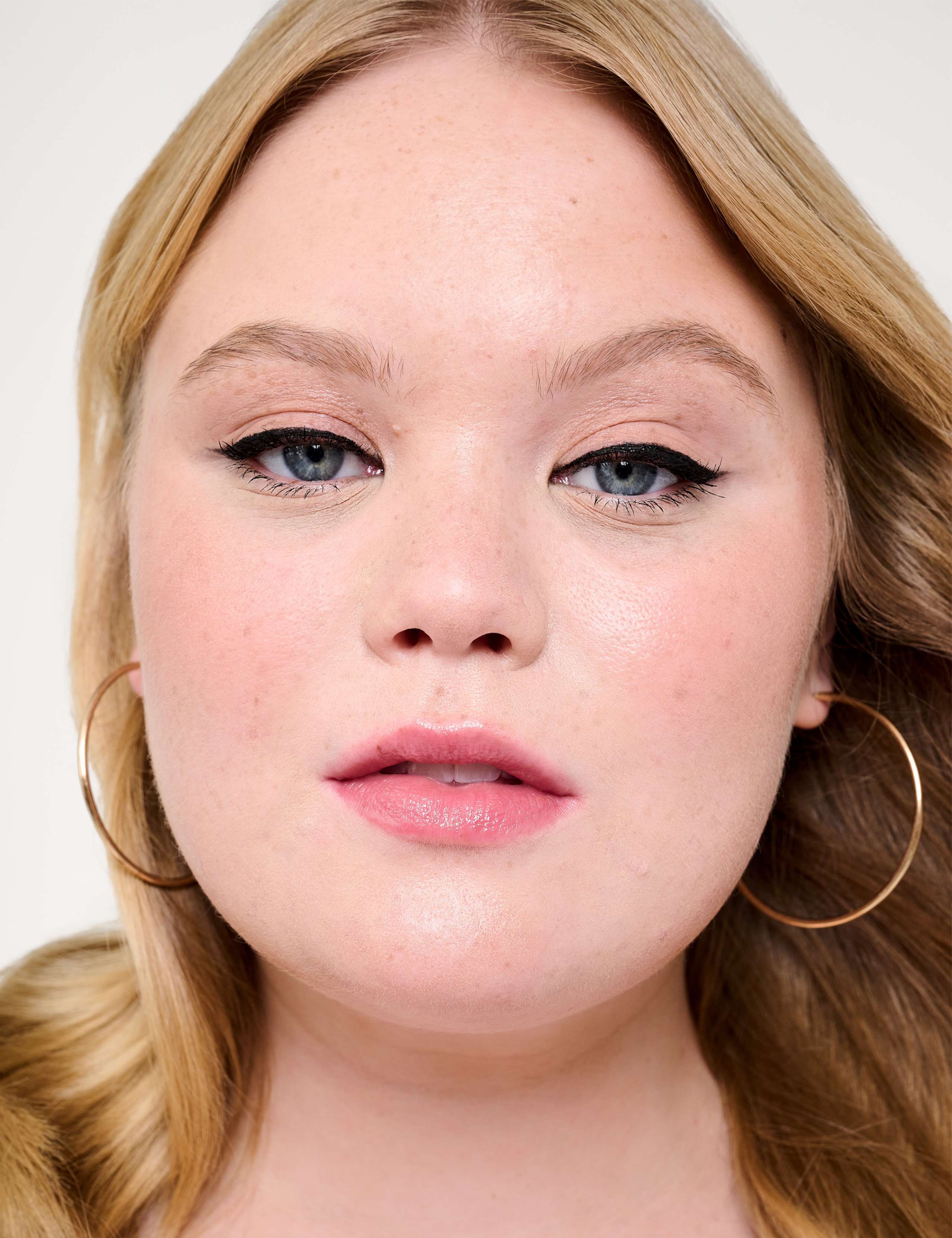 Dew-la-la Liquid Glow Highlighter Raya 25ml 2 of 7