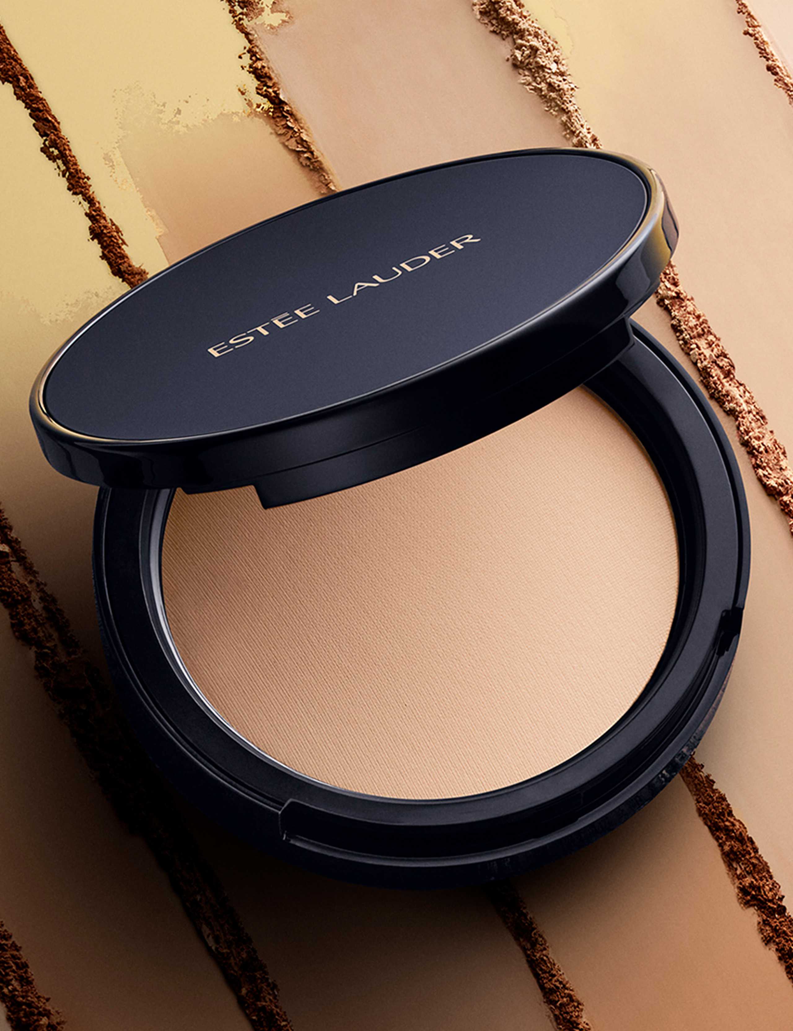 Double Wear Stay-in-Place Matte Setting Powder Veil 7 of 8