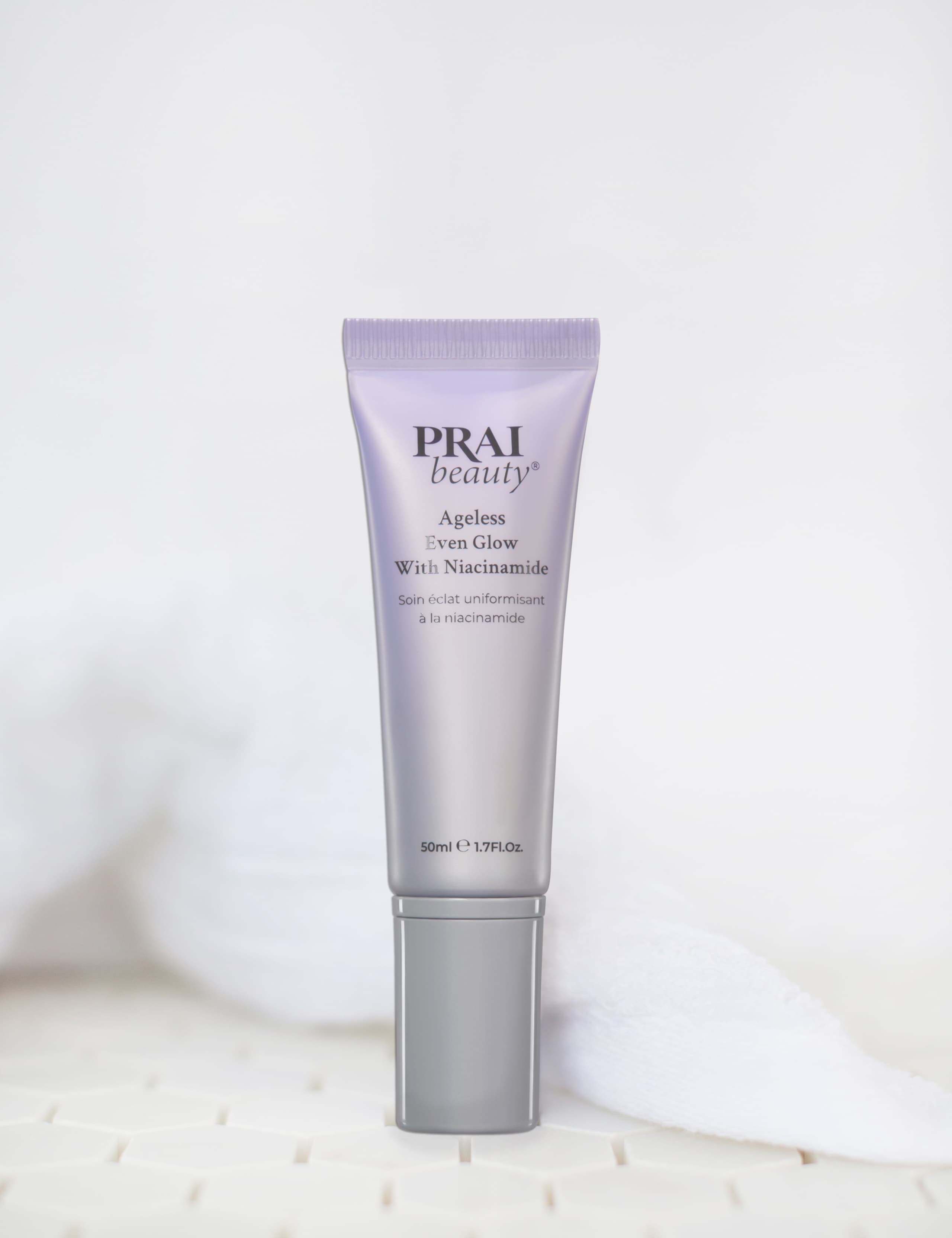 Ageless Even Glow with Niacinamide 50ml 2 of 3