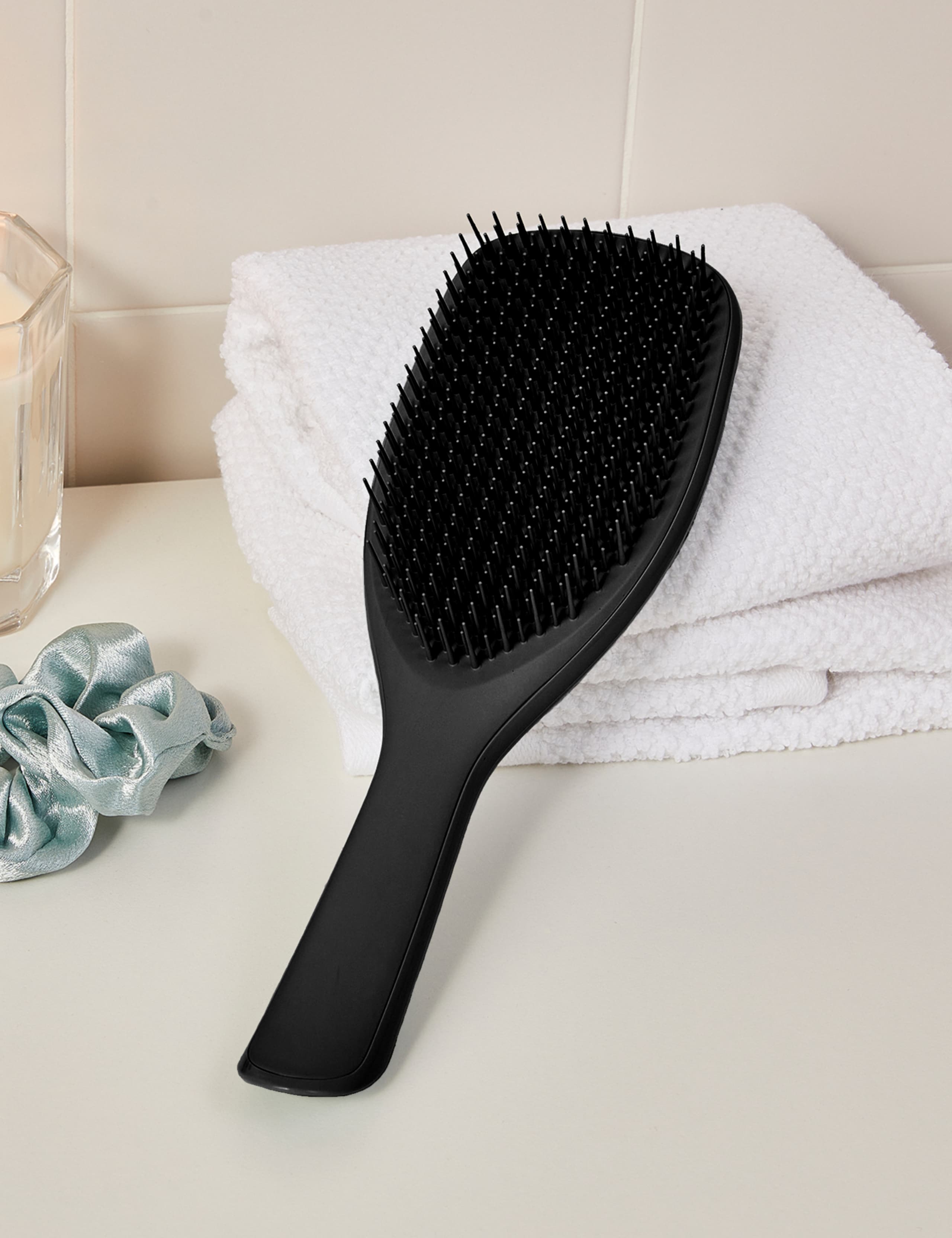 Large Ultimate Detangler Black Gloss 112g 6 of 7