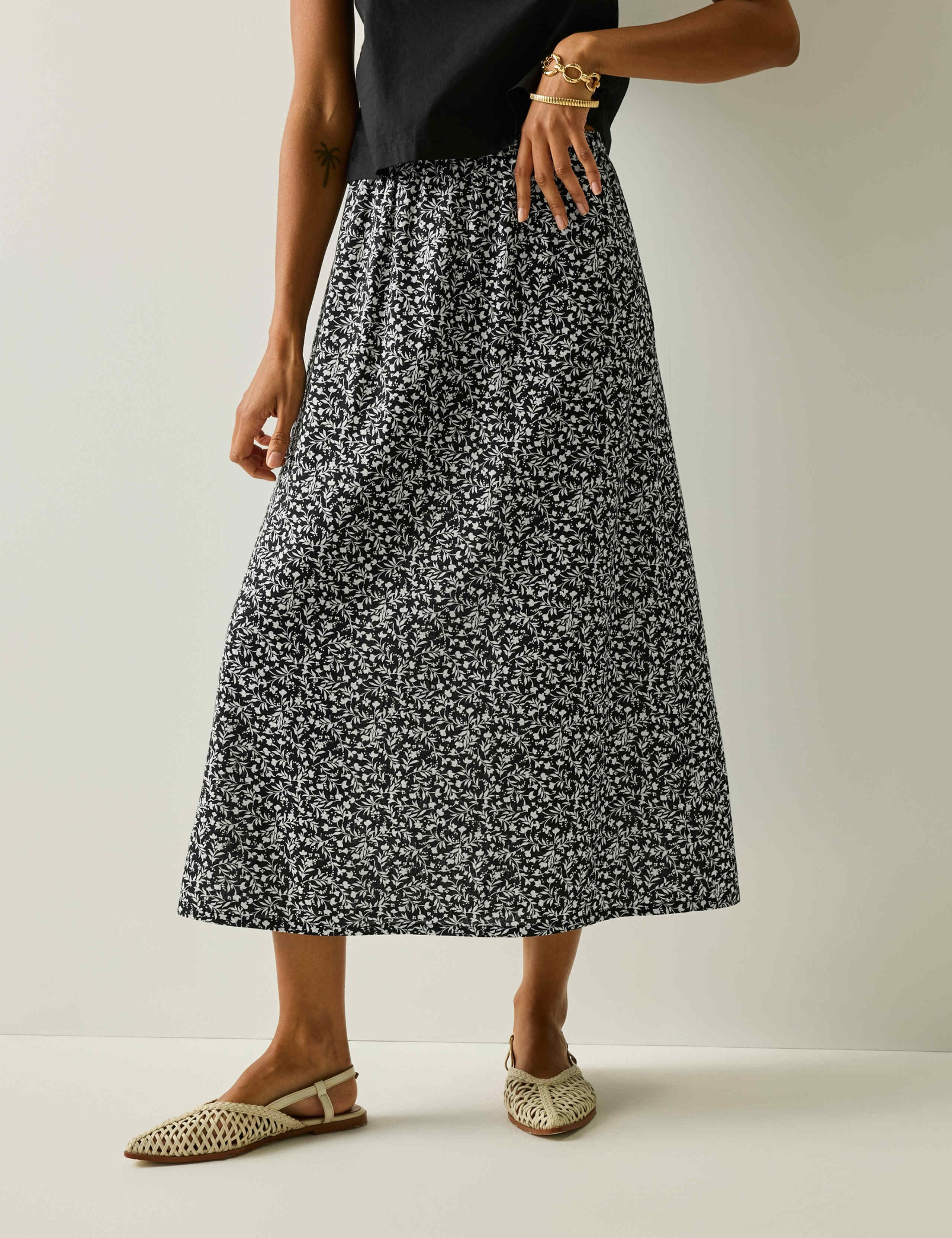 Flamenca Floral Midi A-Line Skirt with Linen 1 of 5