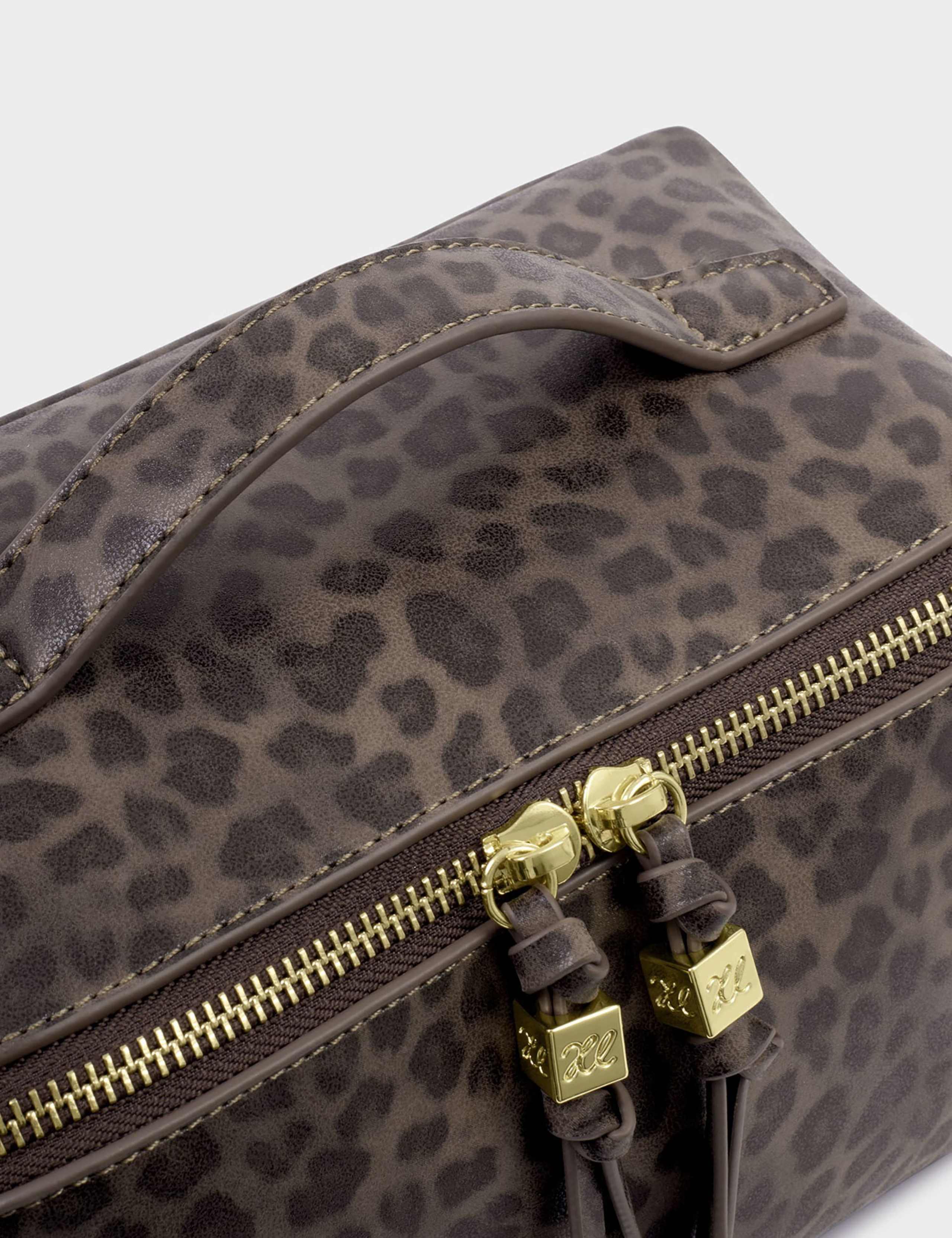 Leopard Print Makeup and Wash Bag Set 5 of 6