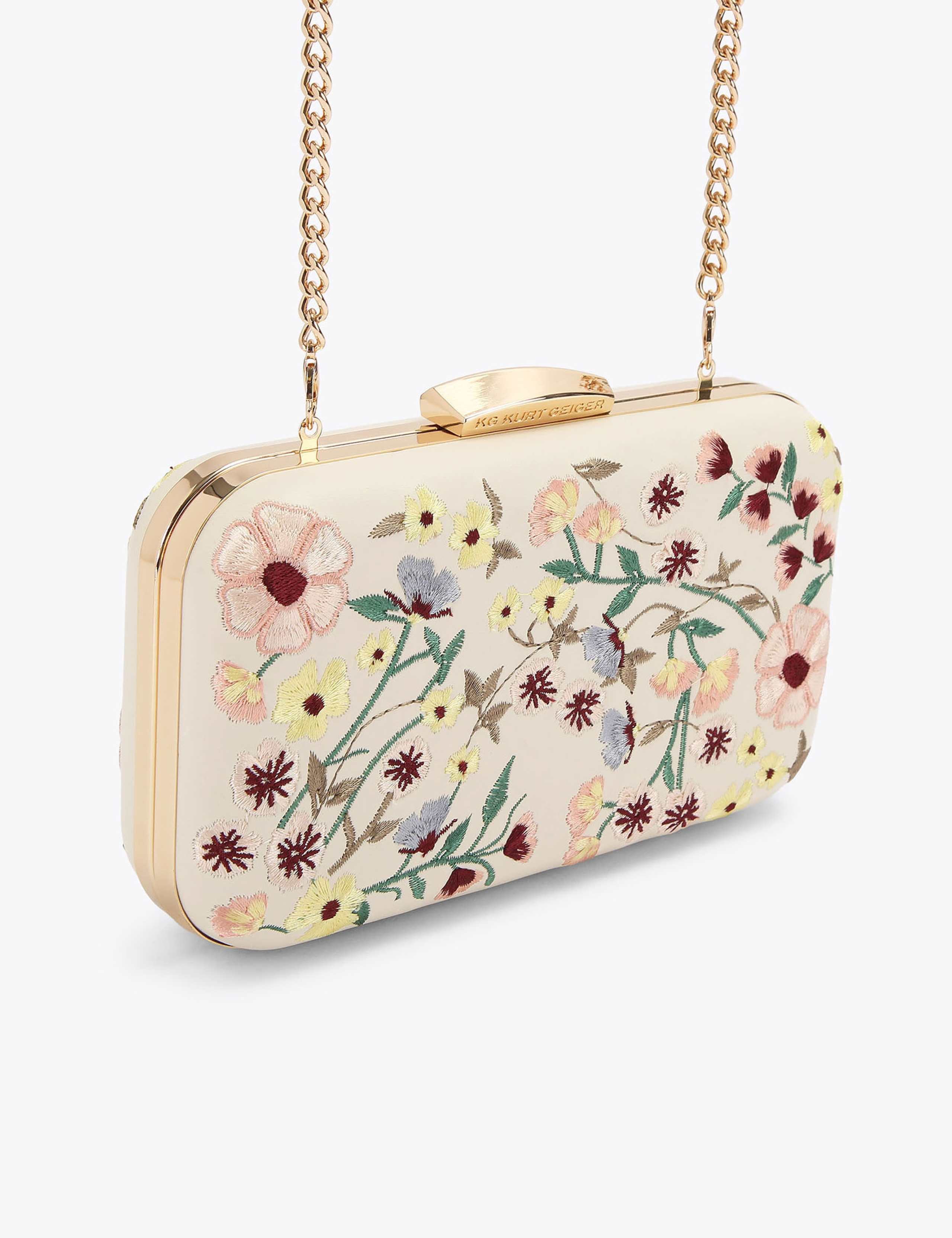 RaffiaFloral Chain Strap Clutch Bag 3 of 4