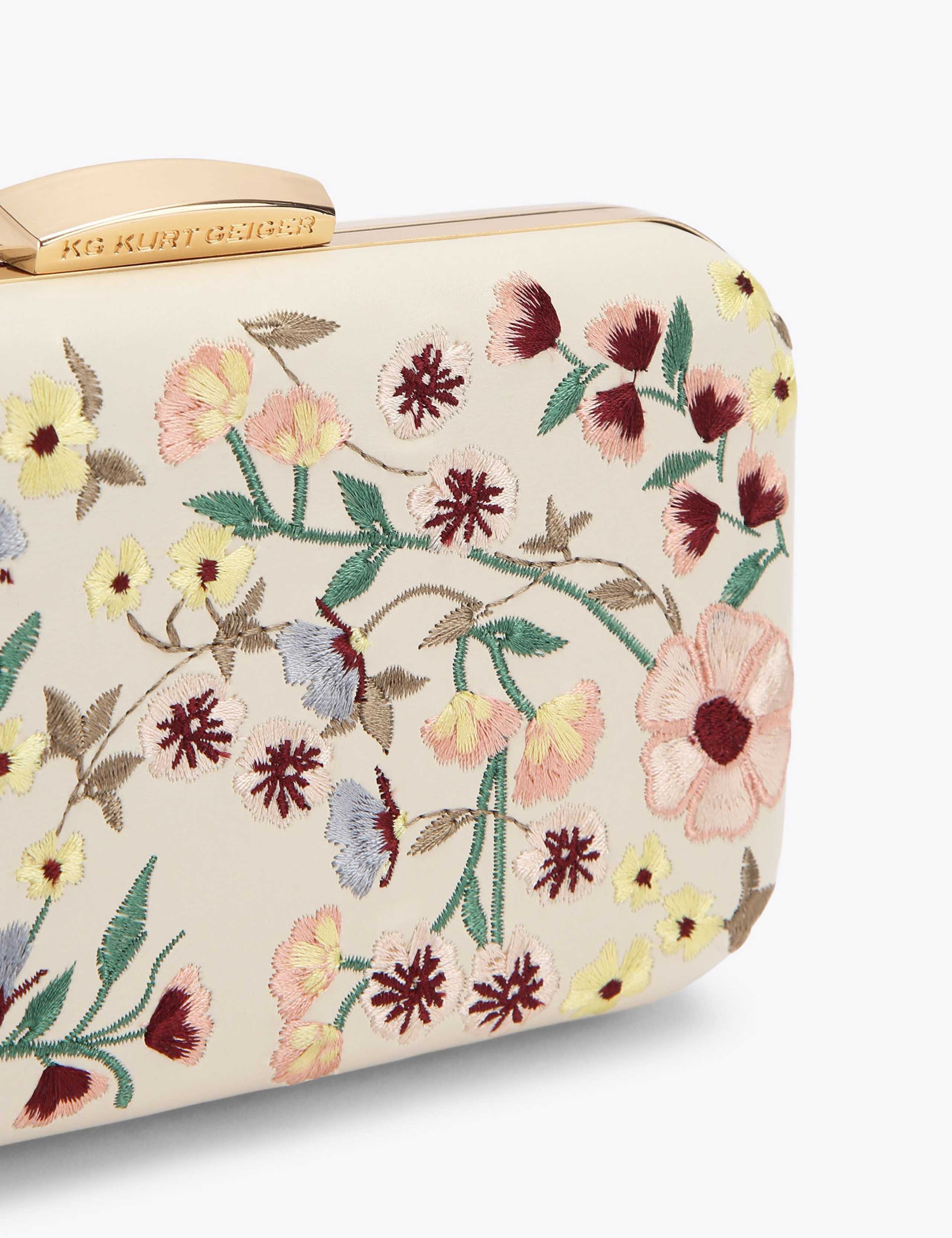 RaffiaFloral Chain Strap Clutch Bag 4 of 4