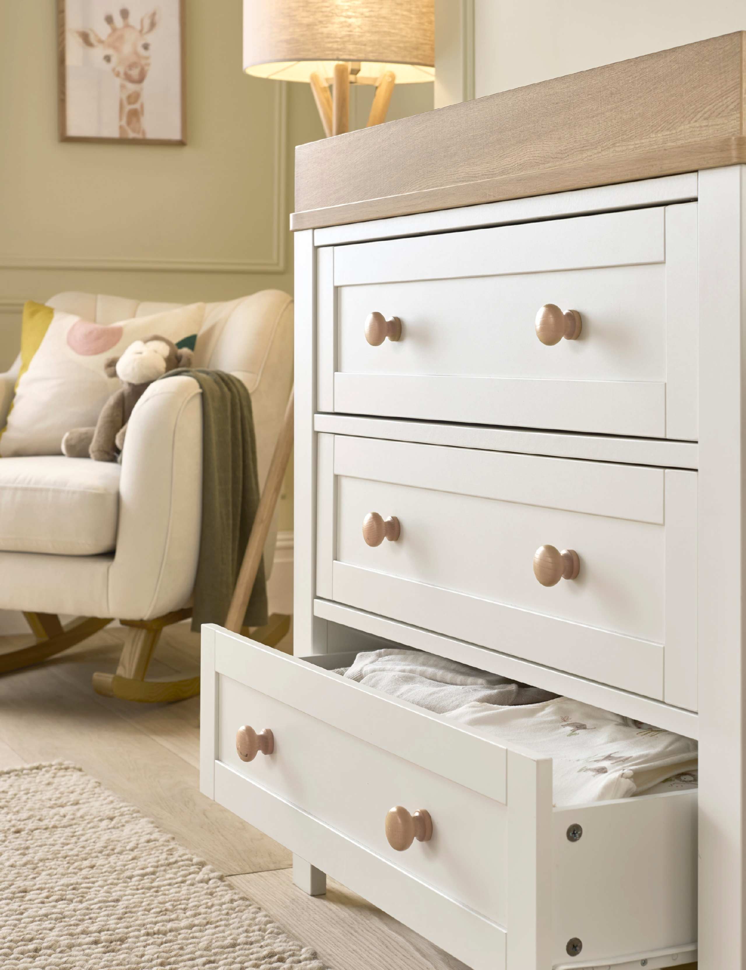 Dresser Changer 4 of 4