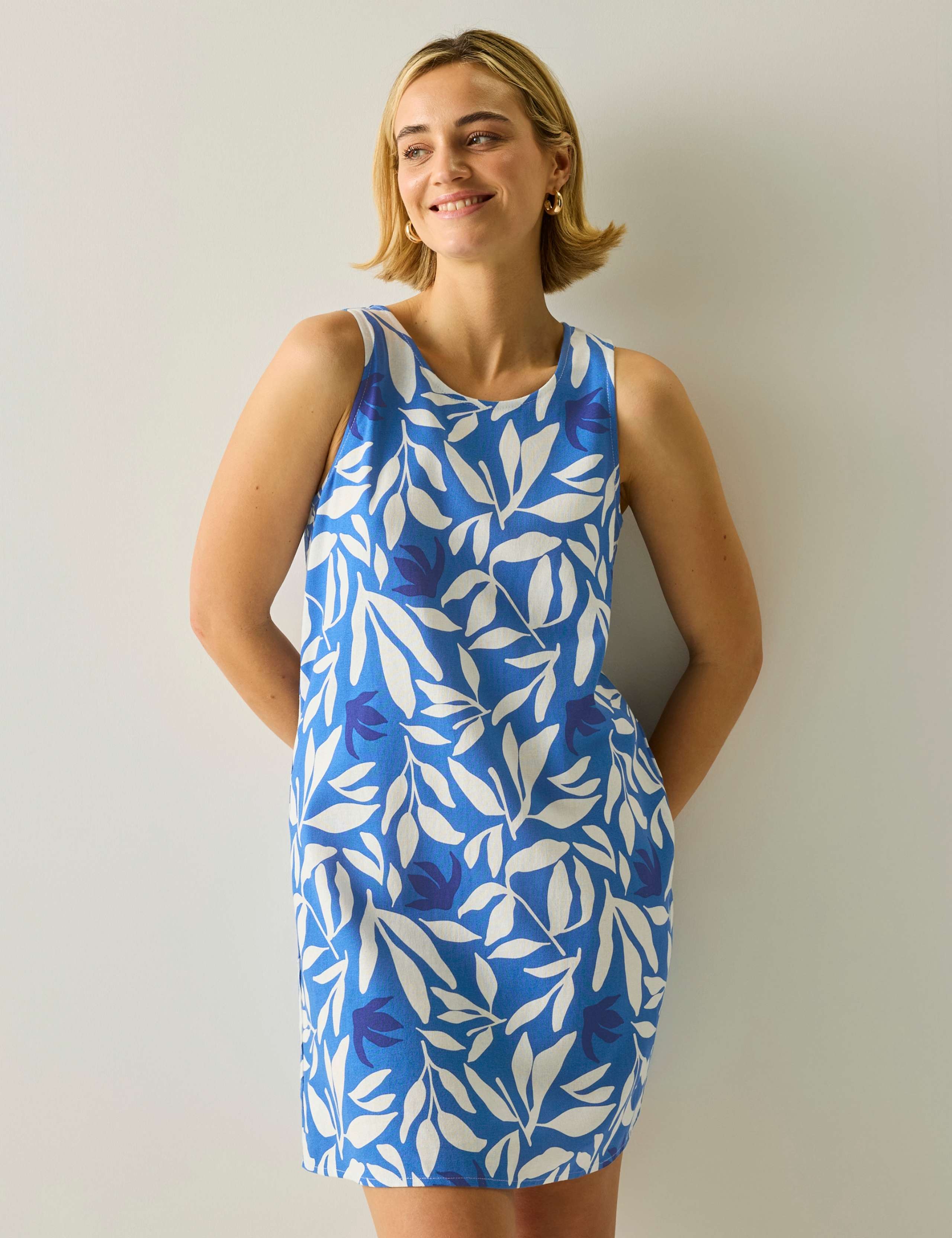 Leaf Print Knee Length Shift Dress with Linen 1 of 6