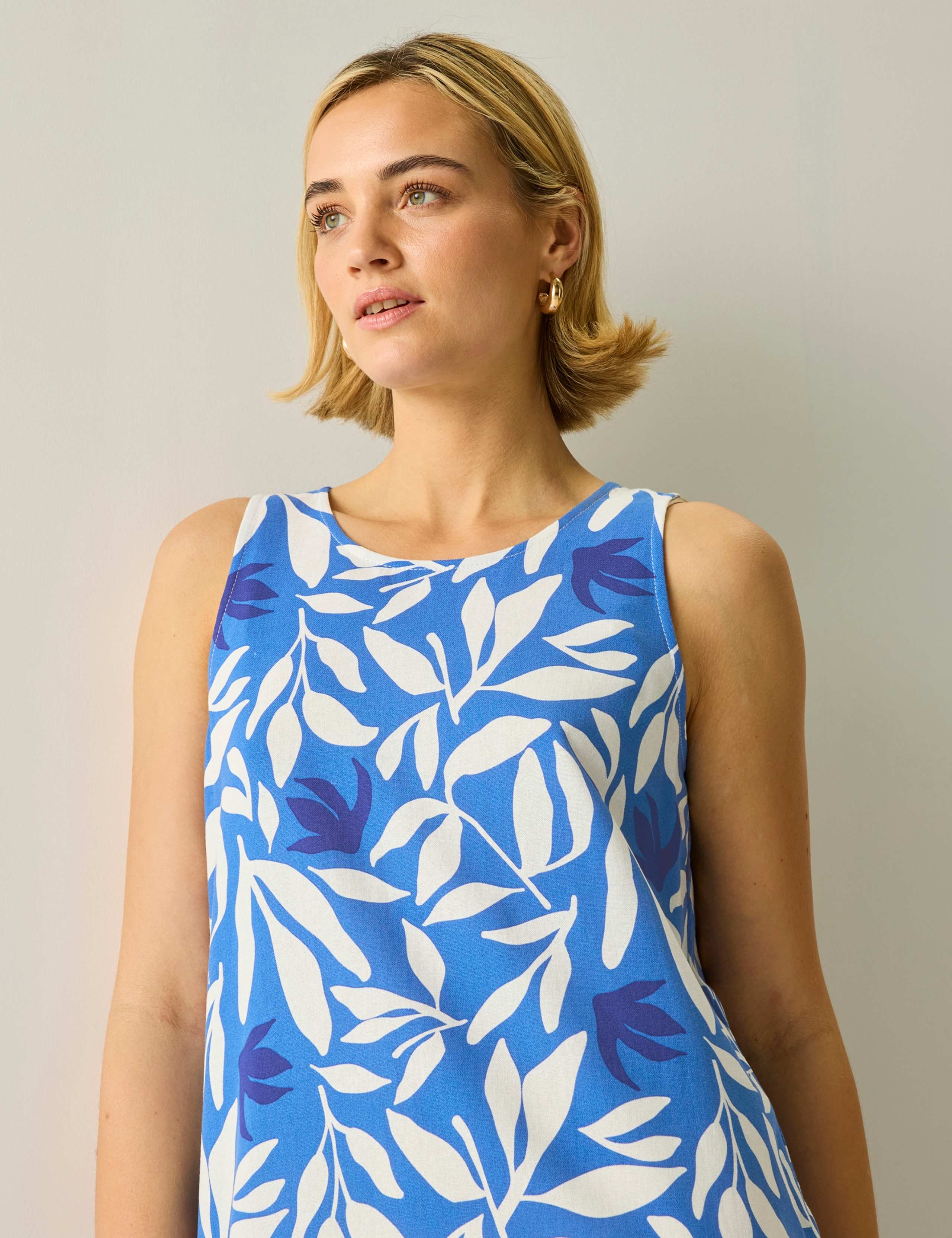Leaf Print Knee Length Shift Dress with Linen 4 of 6