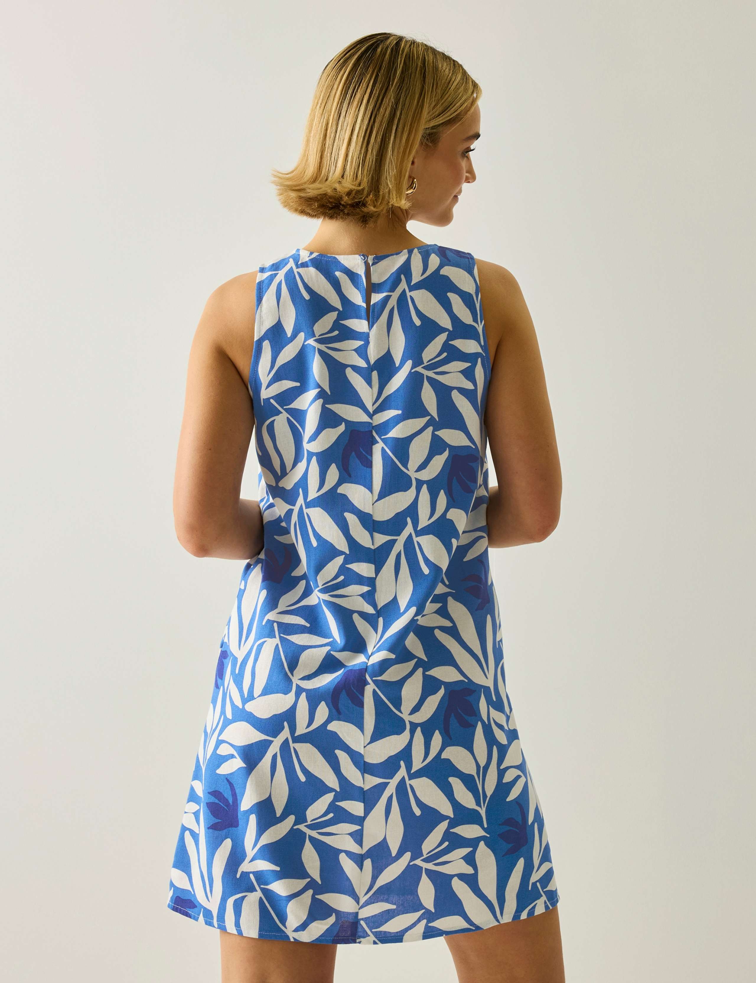 Leaf Print Knee Length Shift Dress with Linen 6 of 6
