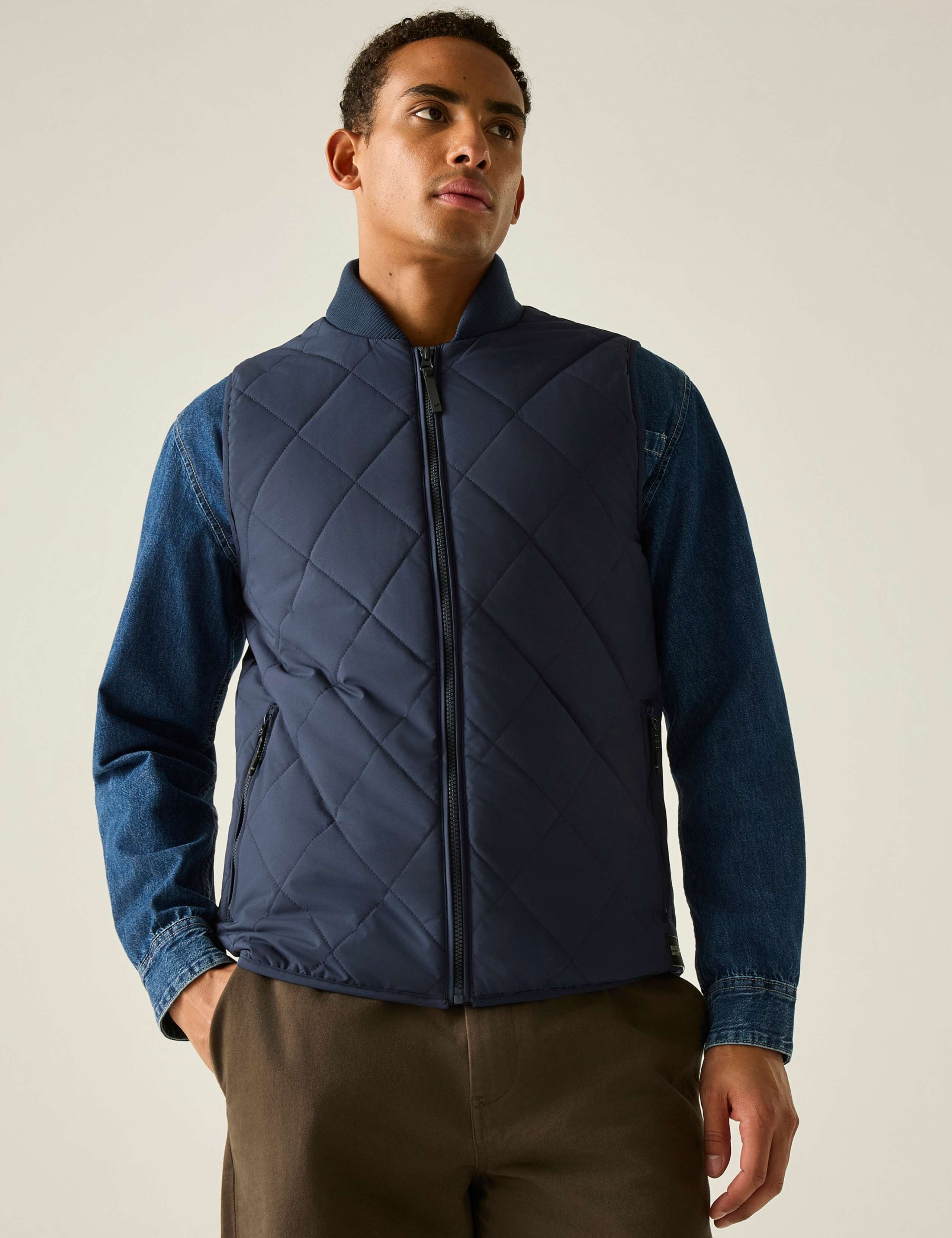 Harvin Water-Repellent Quilted Gilet 3 of 7