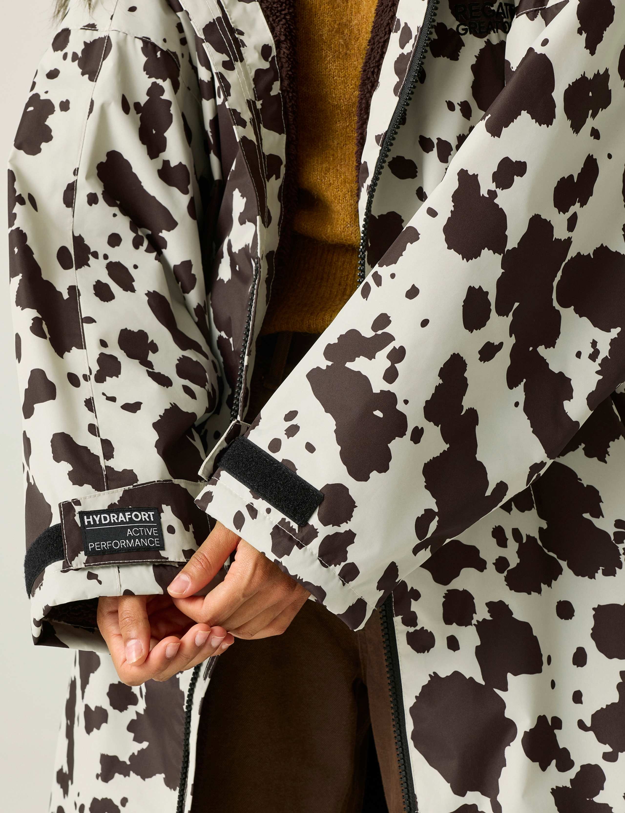 Printed Hooded Oversized Changing Robe 7 of 7