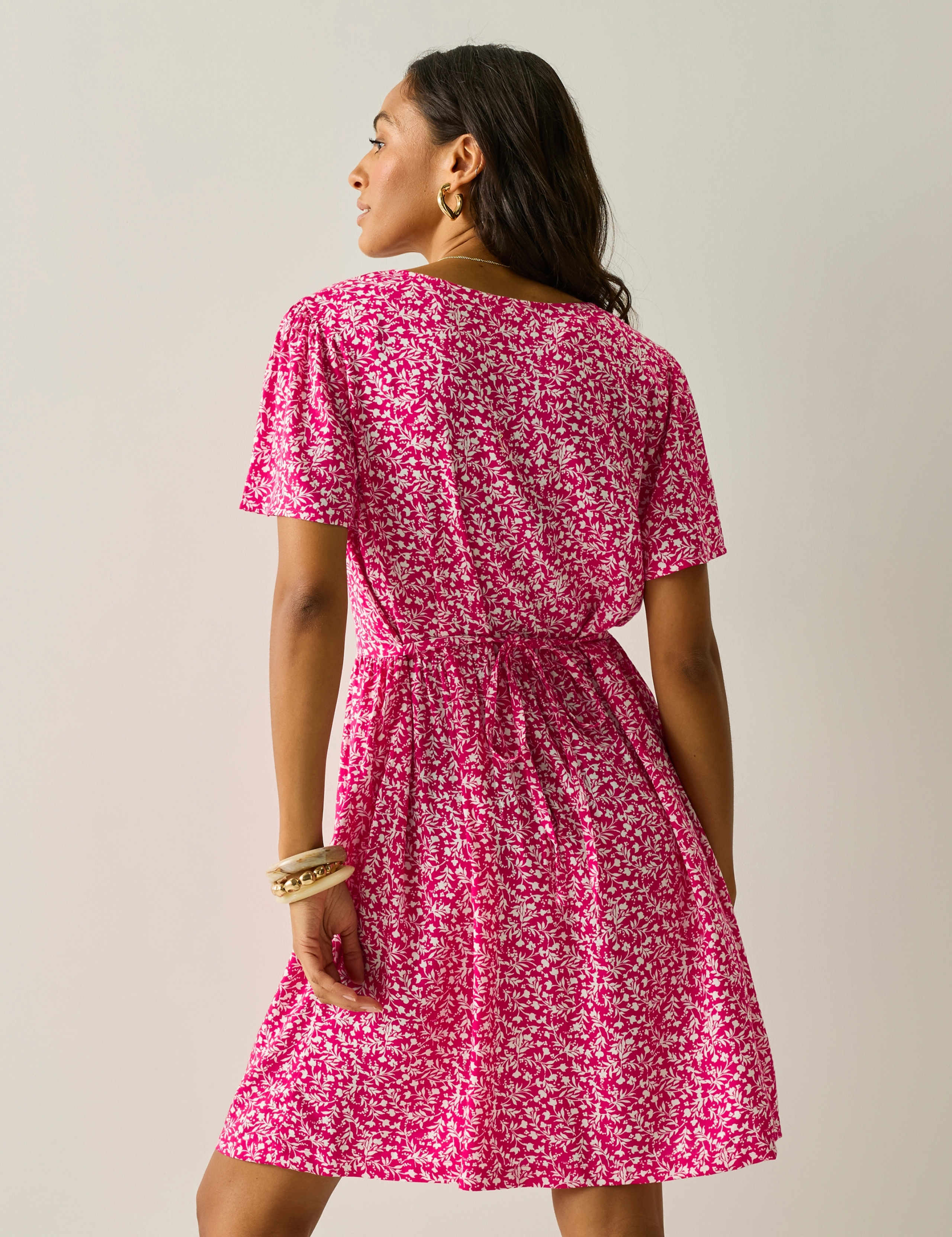 Tarida Floral V-Neck Knee Length Beach Dress 4 of 7