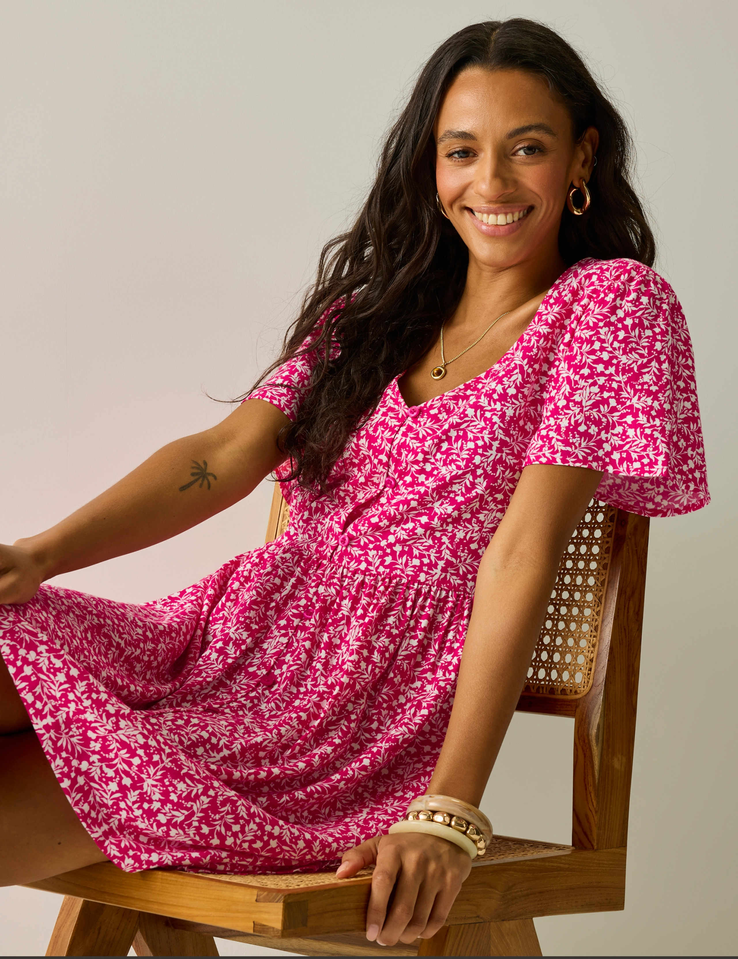 Tarida Floral V-Neck Knee Length Beach Dress 5 of 7