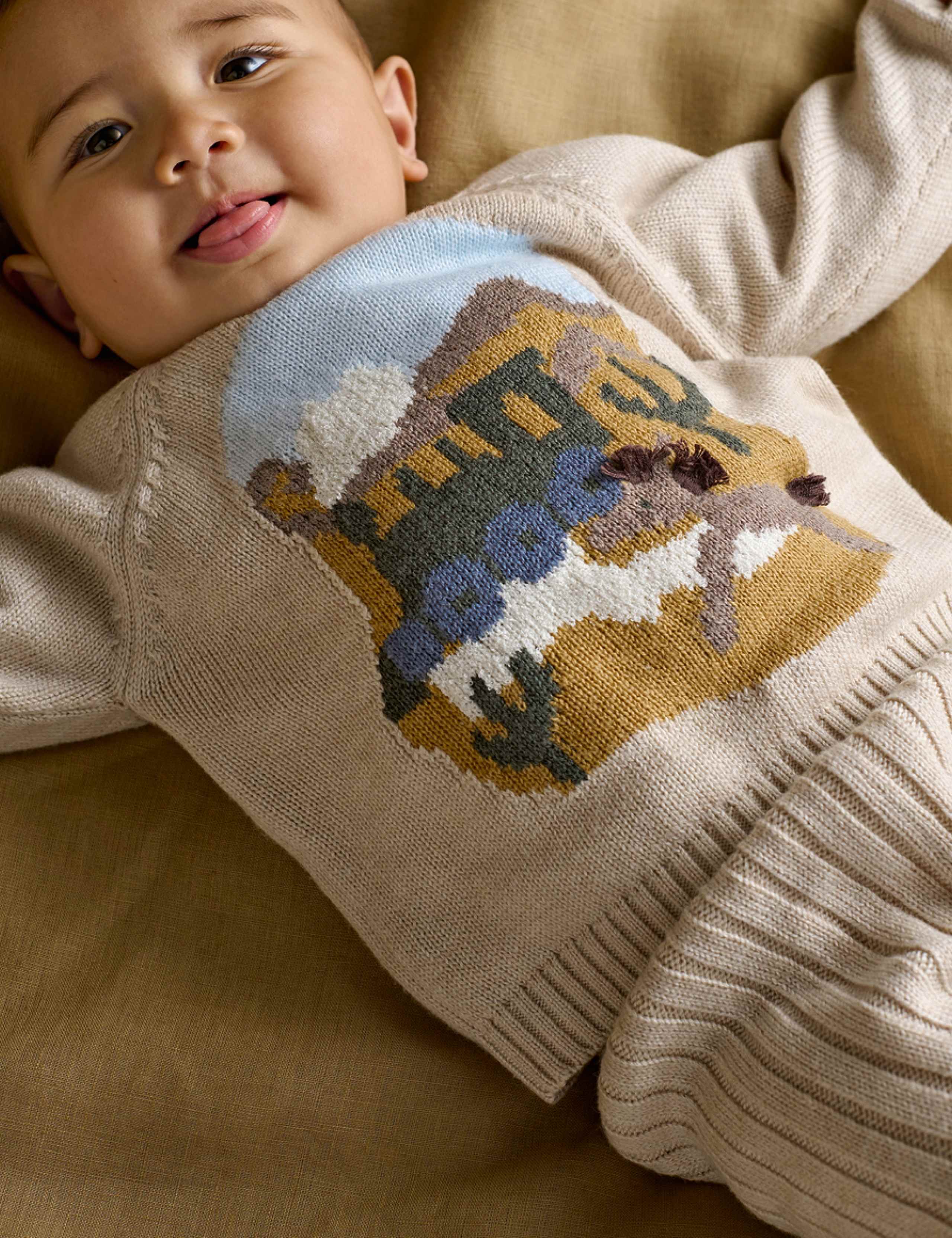 2 Piece Wild West Knitted Outfit (0-12 Mths) 3 of 8