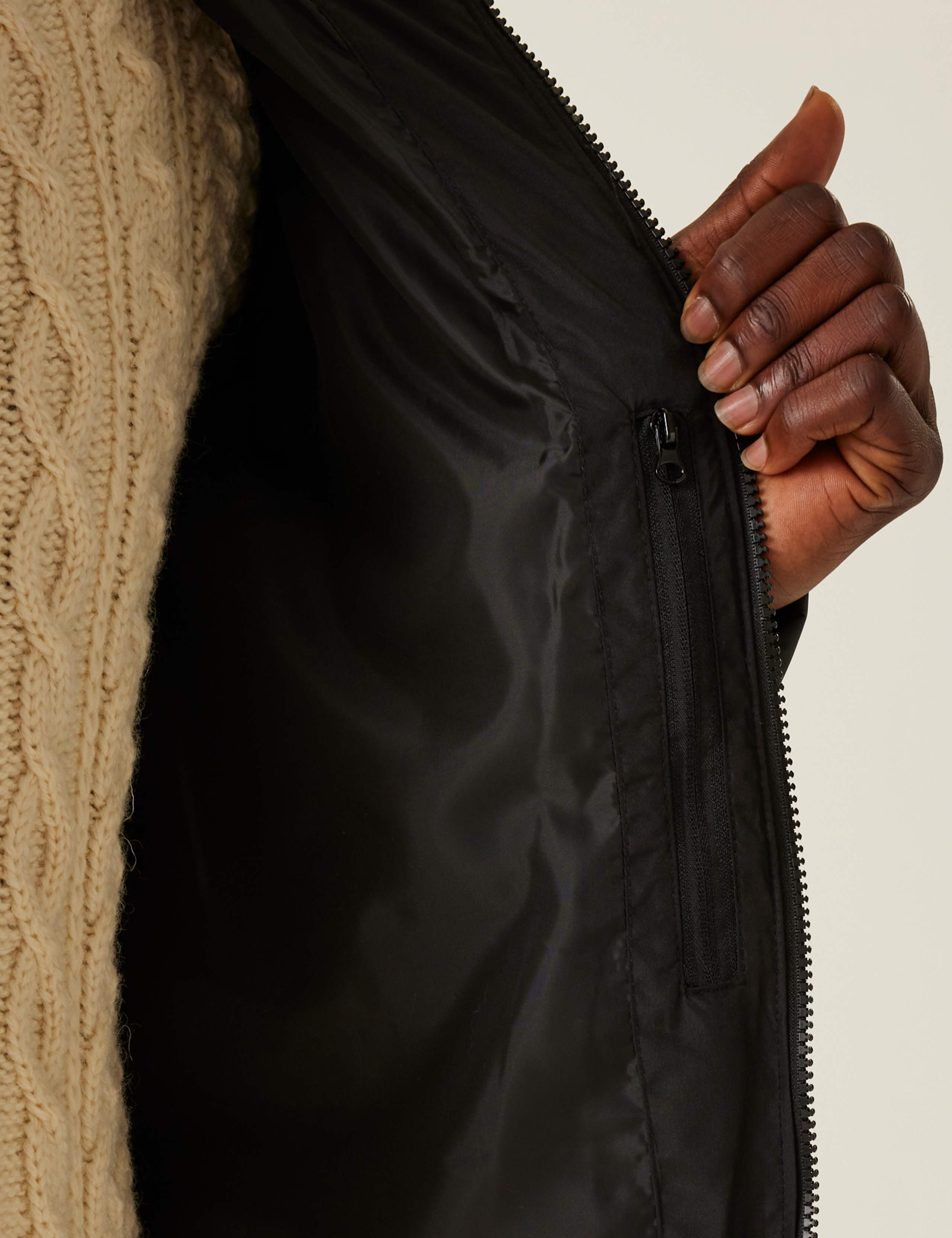 Lakiver Hooded Puffer Jacket 7 of 7