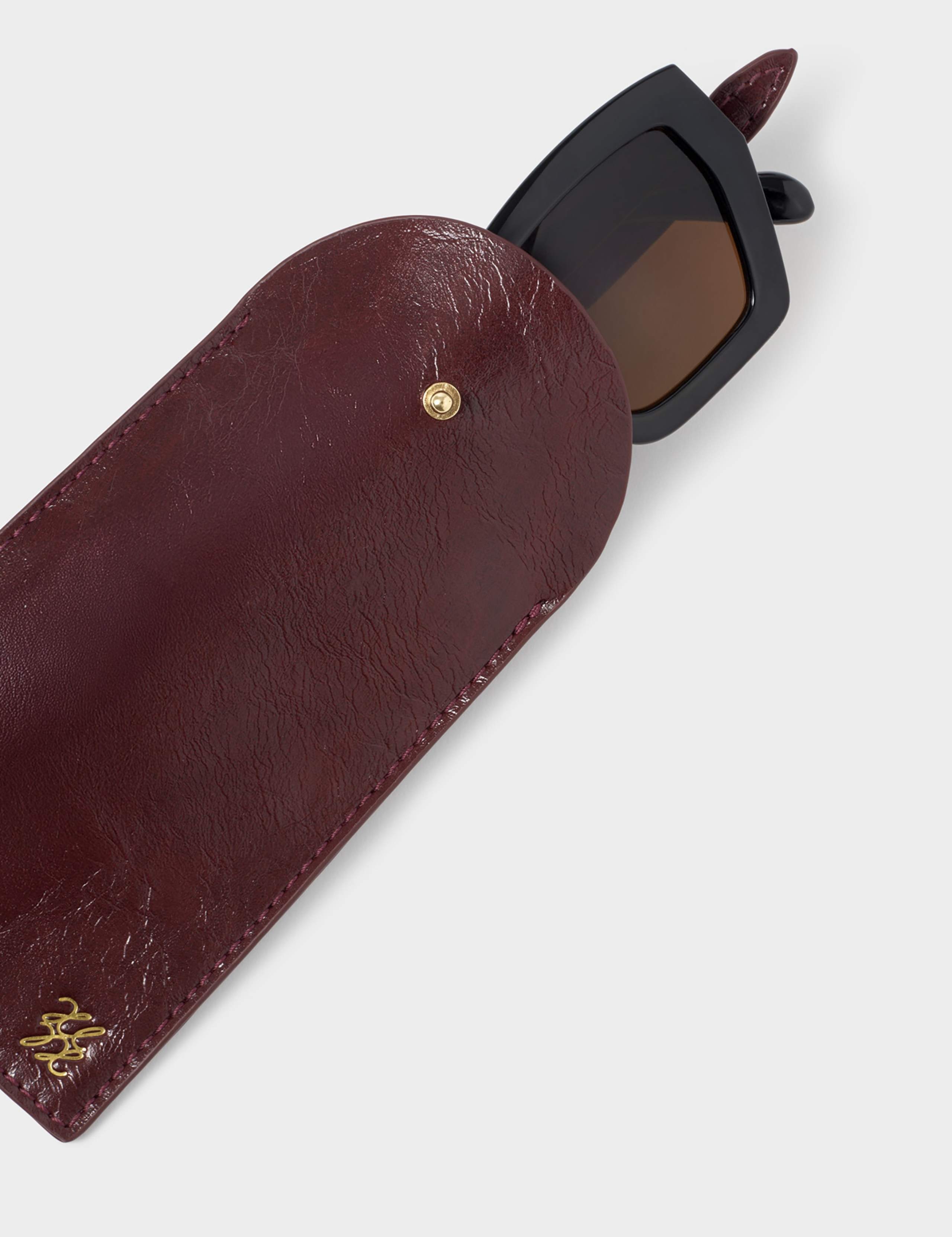 Faux Leather Patent Crackle Glasses Sleeve 4 of 5
