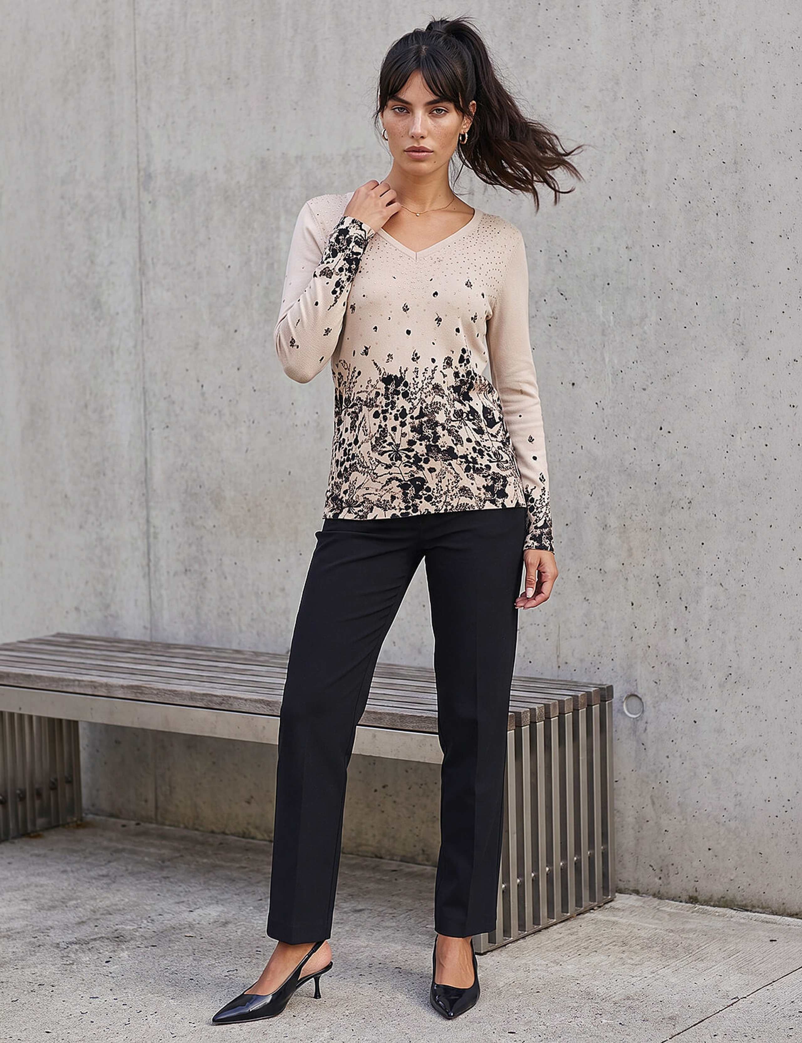 Floral Embellished V-Neck Jumper 2 of 4