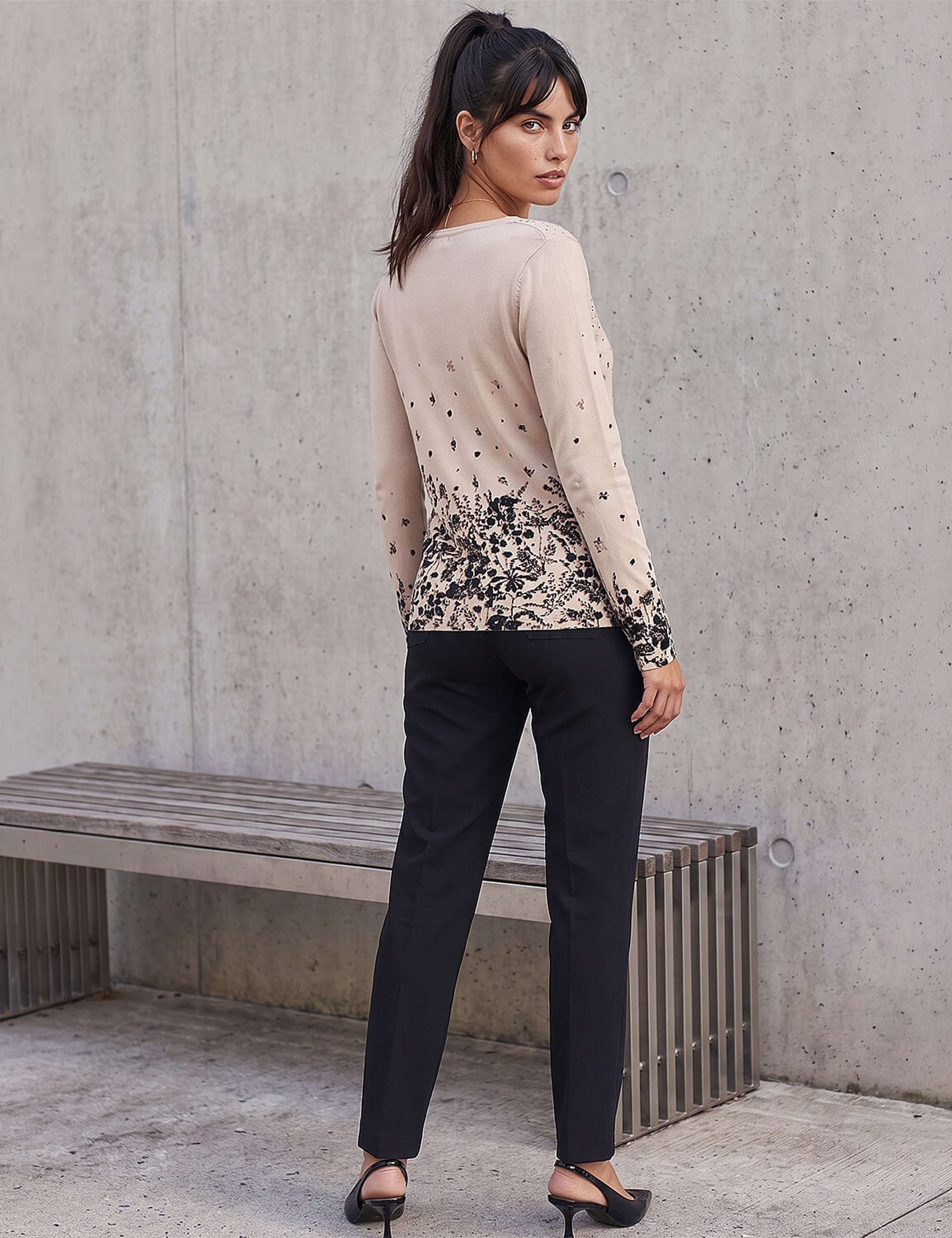 Floral Embellished V-Neck Jumper 3 of 4