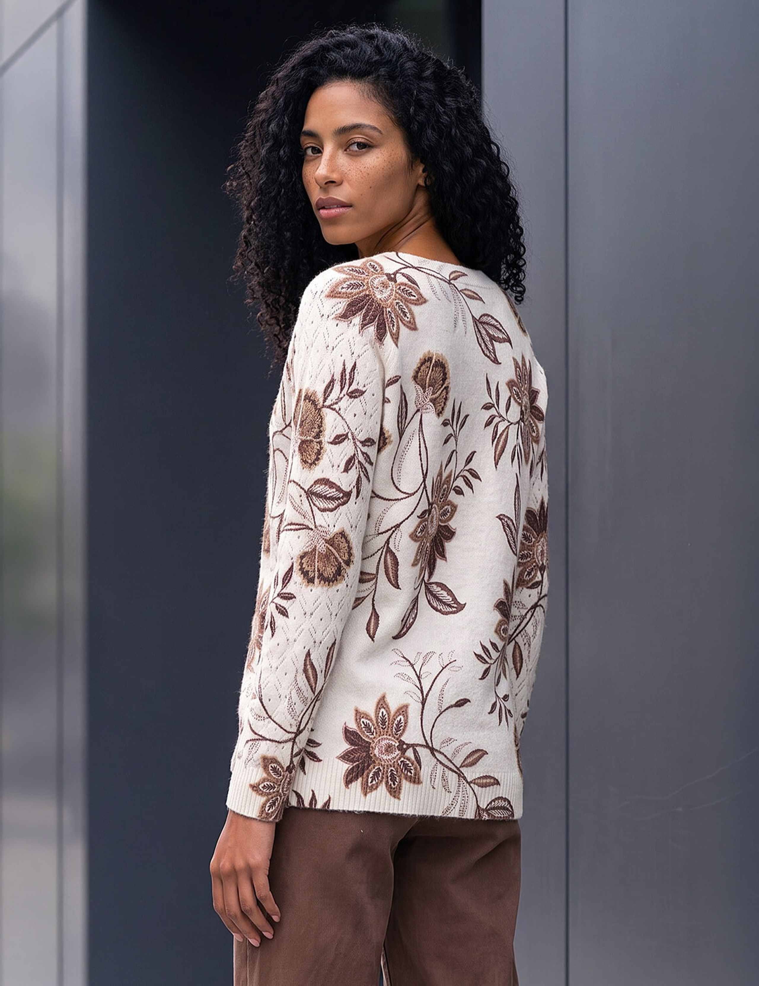 Floral V-Neck Jumper 3 of 4