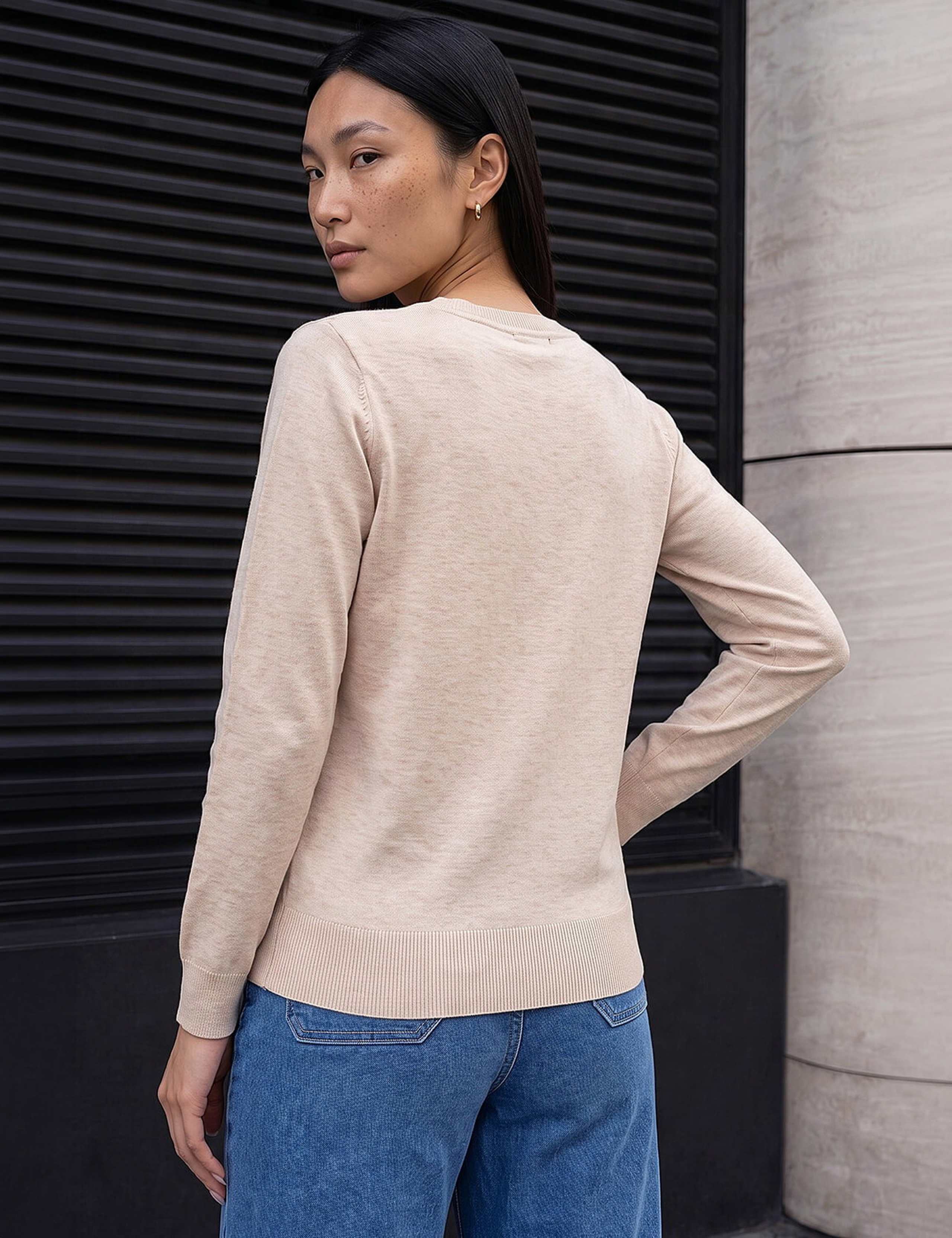 Sparkly Star Embellished V-Neck Jumper 2 of 4