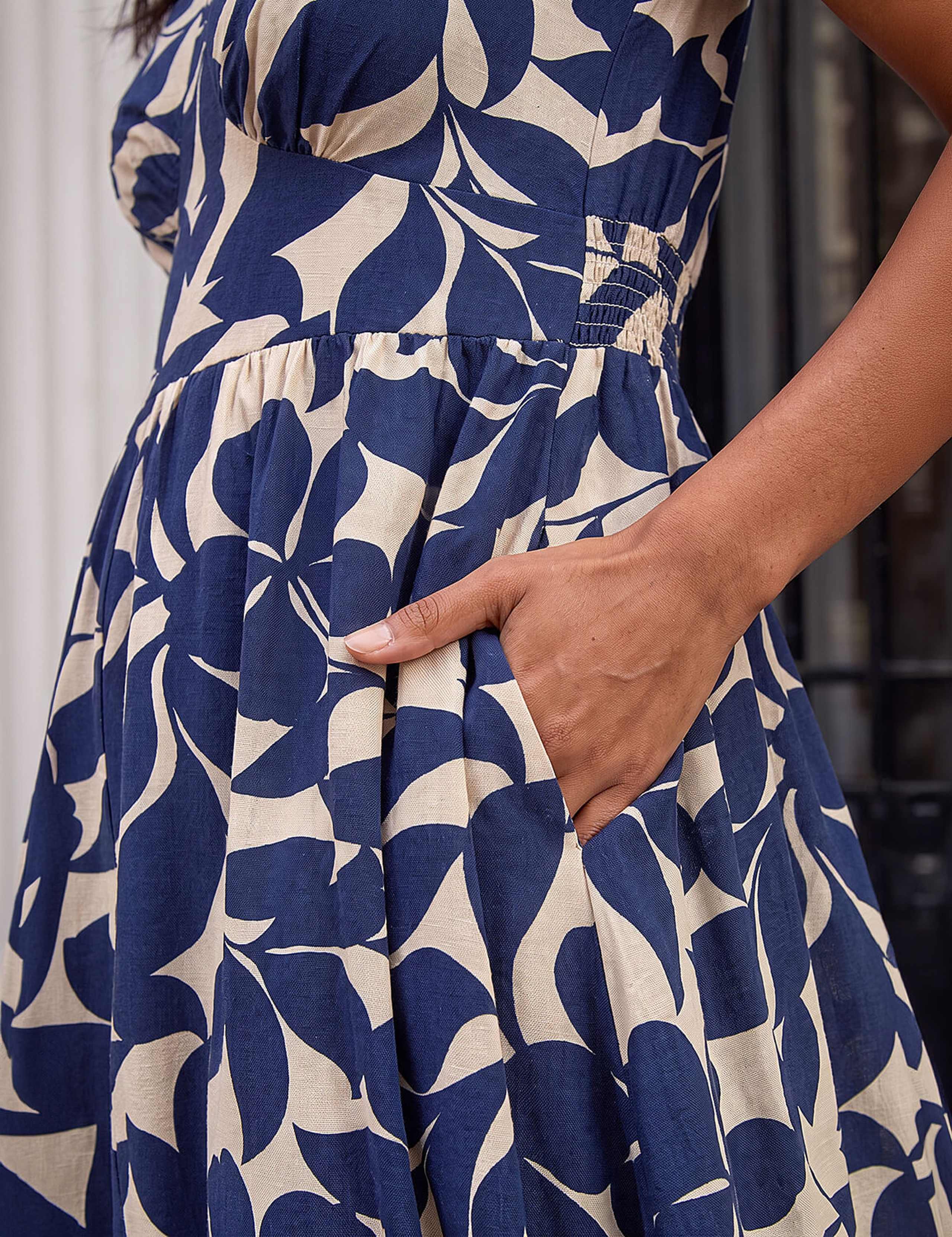 Leaf Print V-Neck Midi Skater Dress 4 of 4