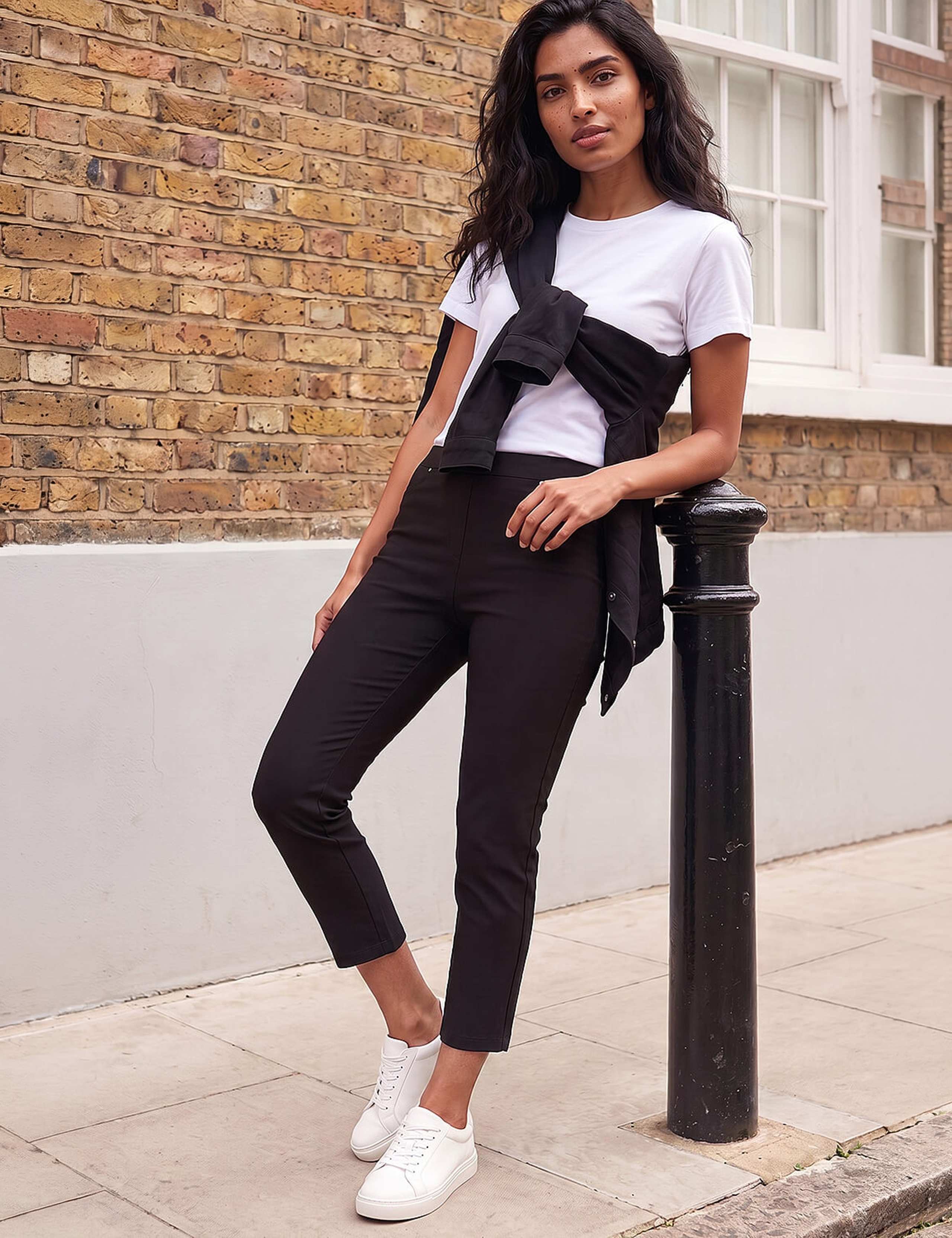 Elasticated Waist Cropped Trousers with Stretch 3 of 4