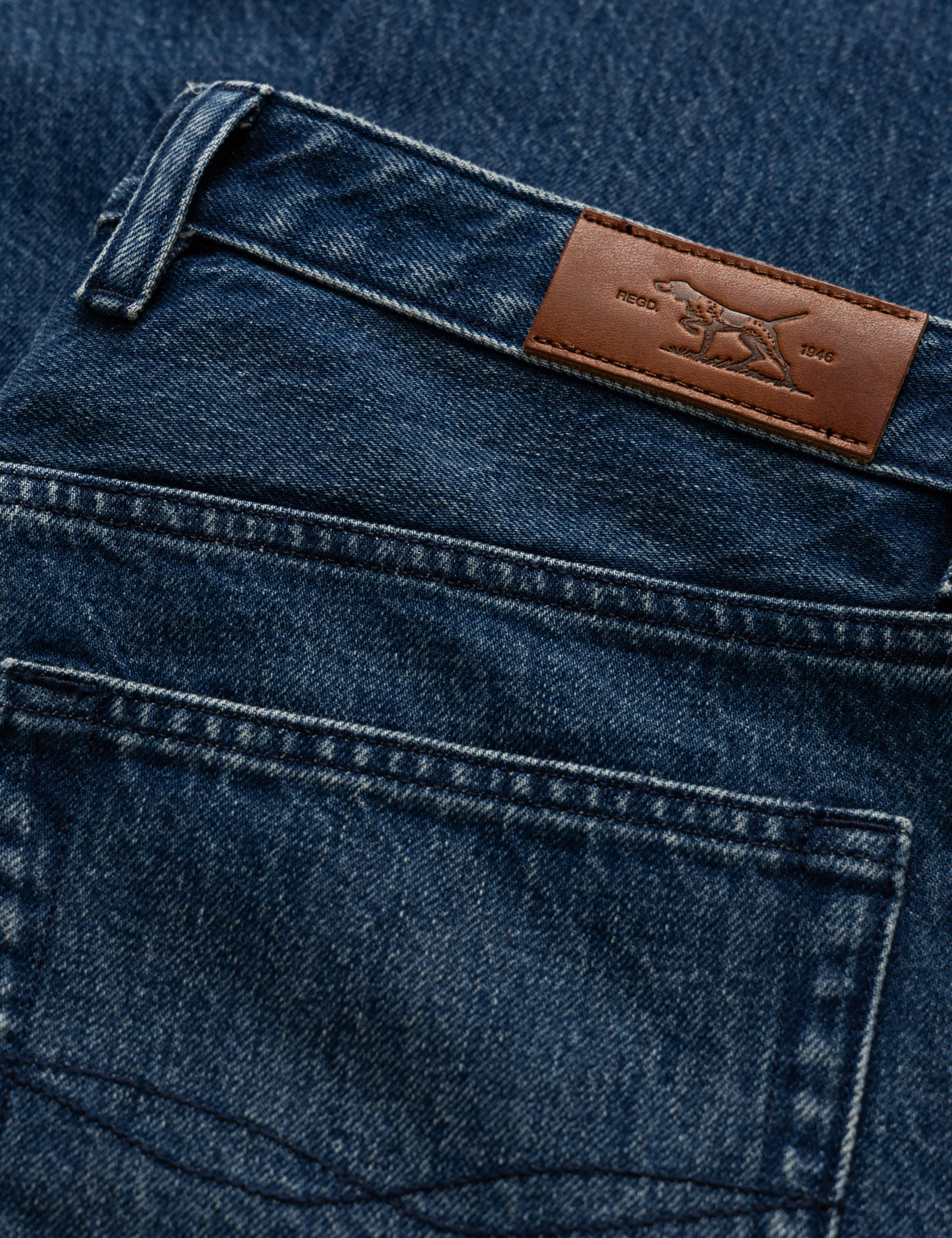 Loose Fit Jeans With Vintage Wash 7 of 7