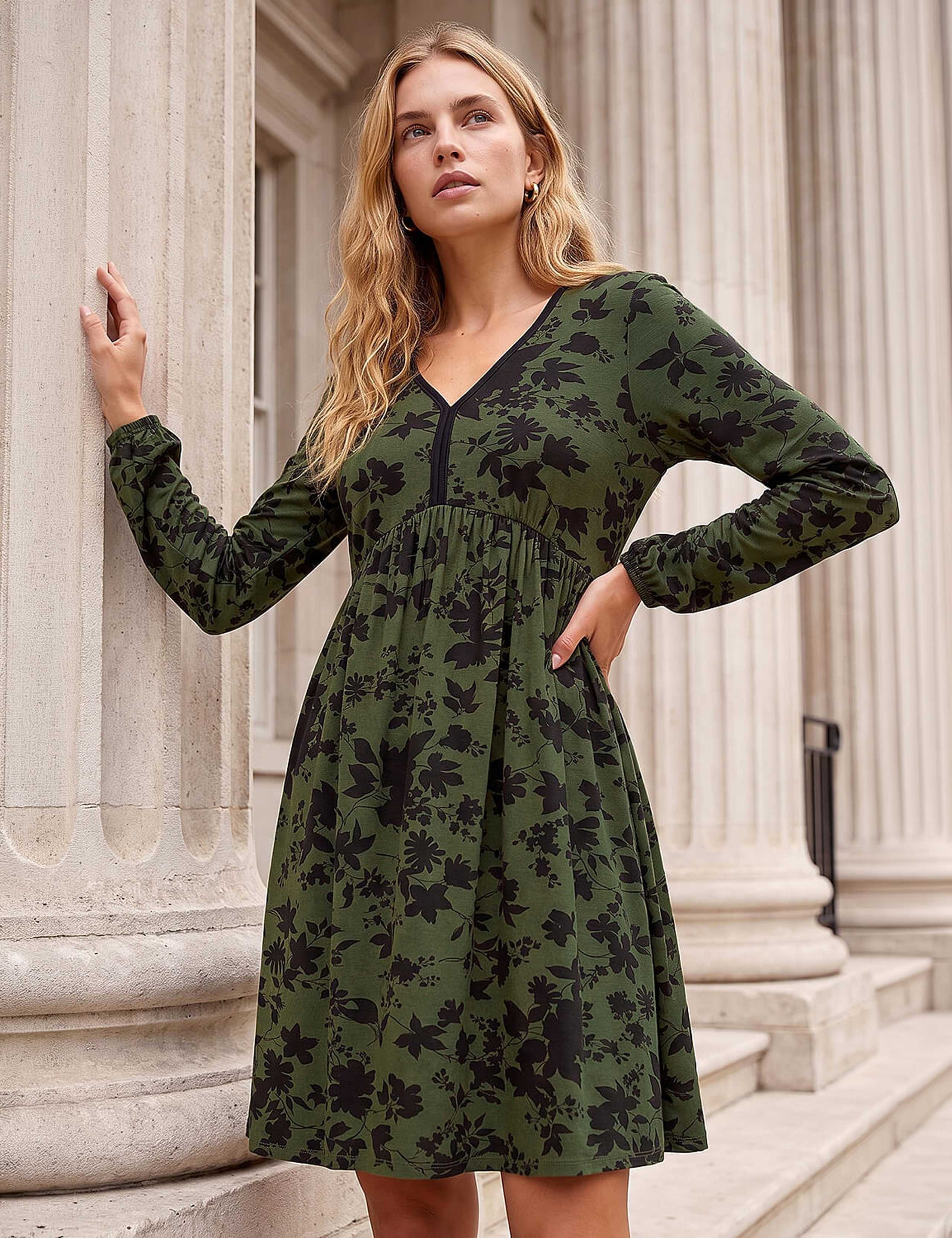 Jersey Floral V-Neck Skater Dress 2 of 4