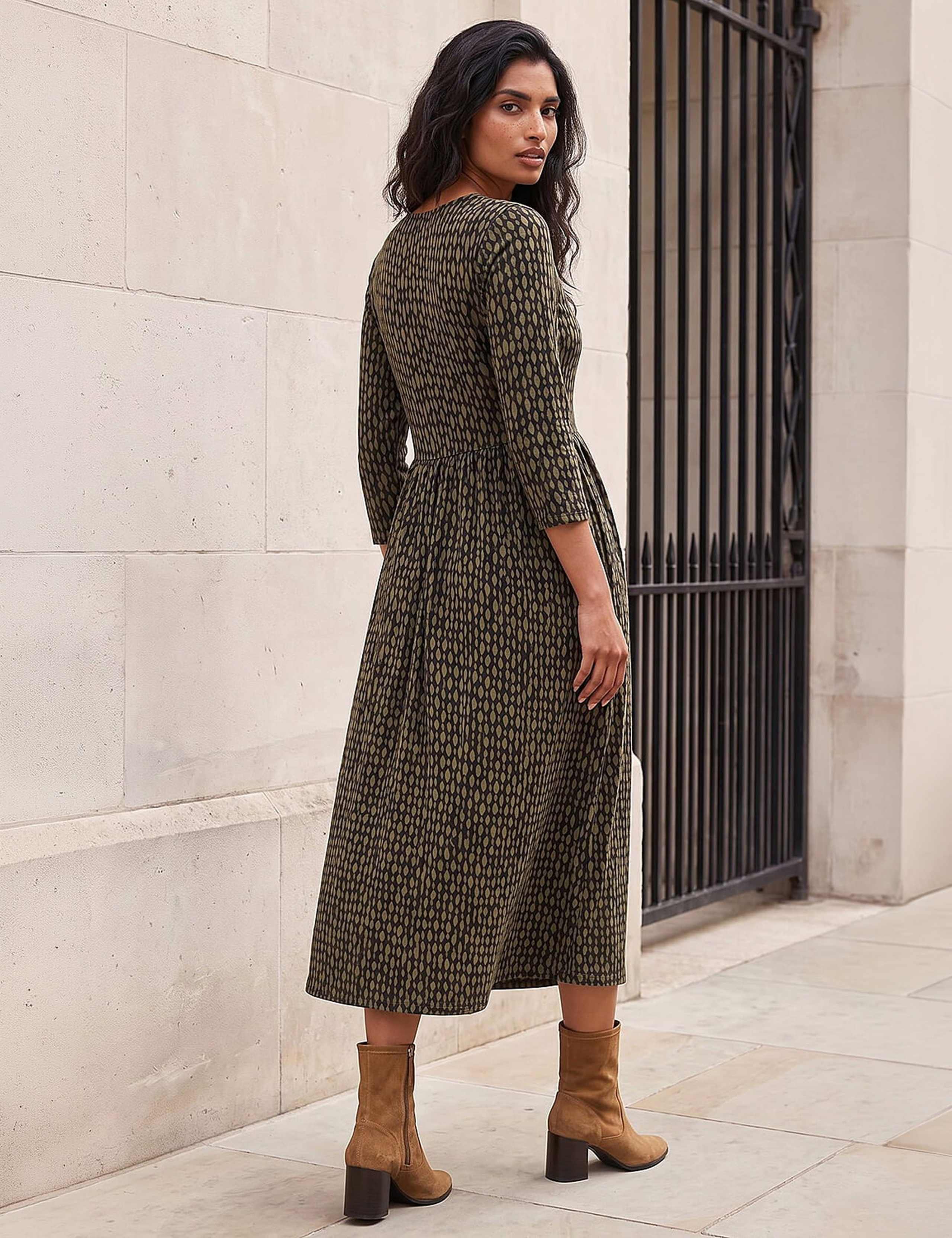 Geometric Round Neck Midi Skater Dress 3 of 4