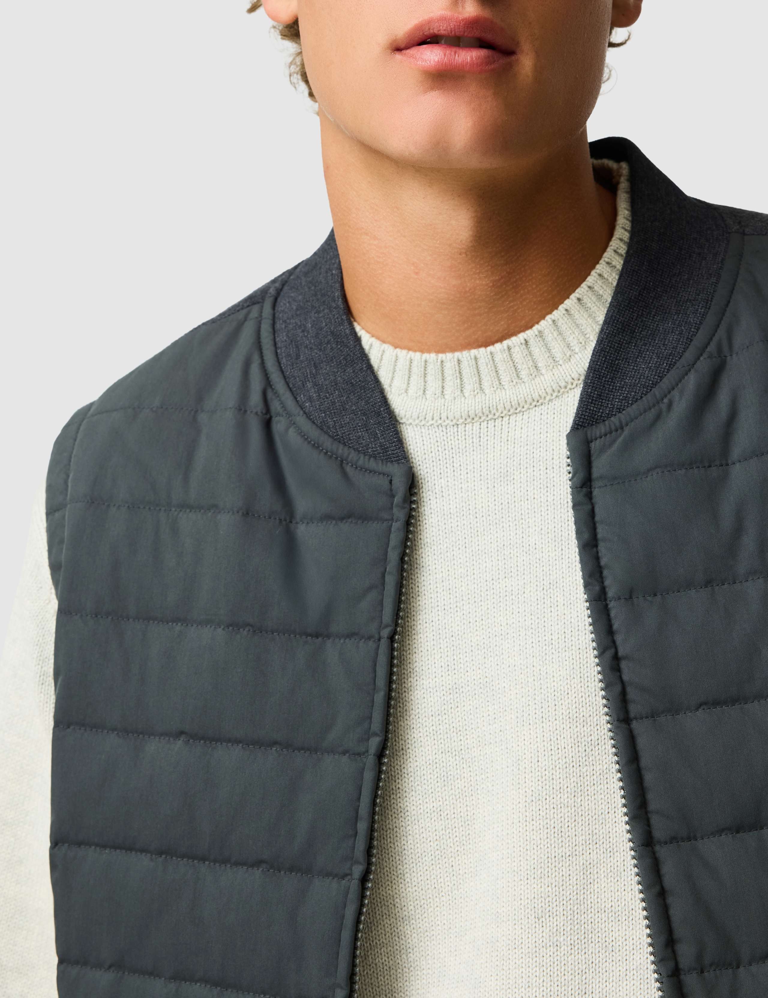 Regular Fit Cotton Quilted Zip Up Vest 4 of 6