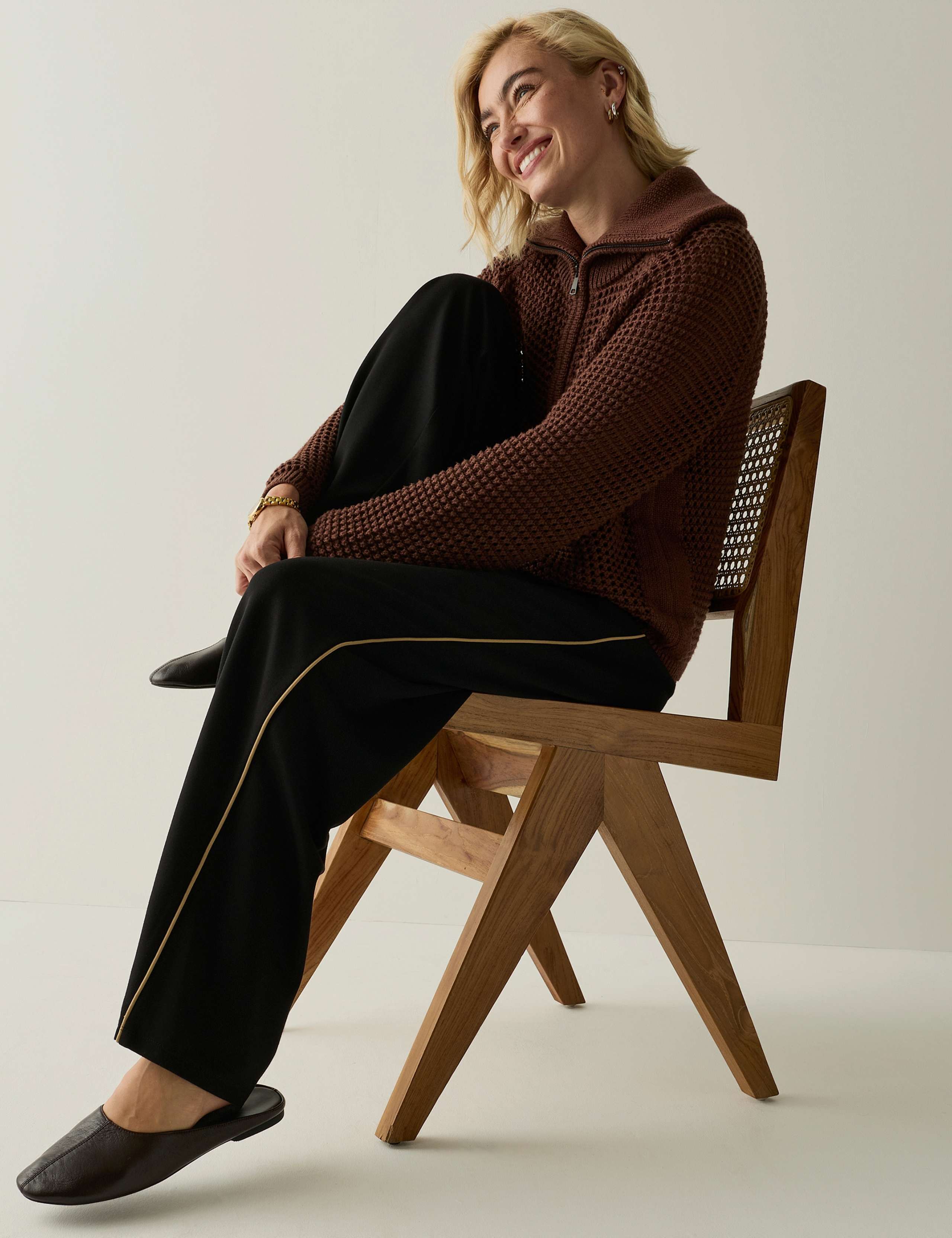 Manali Side Stripe Pull On Relaxed Trousers 4 of 8
