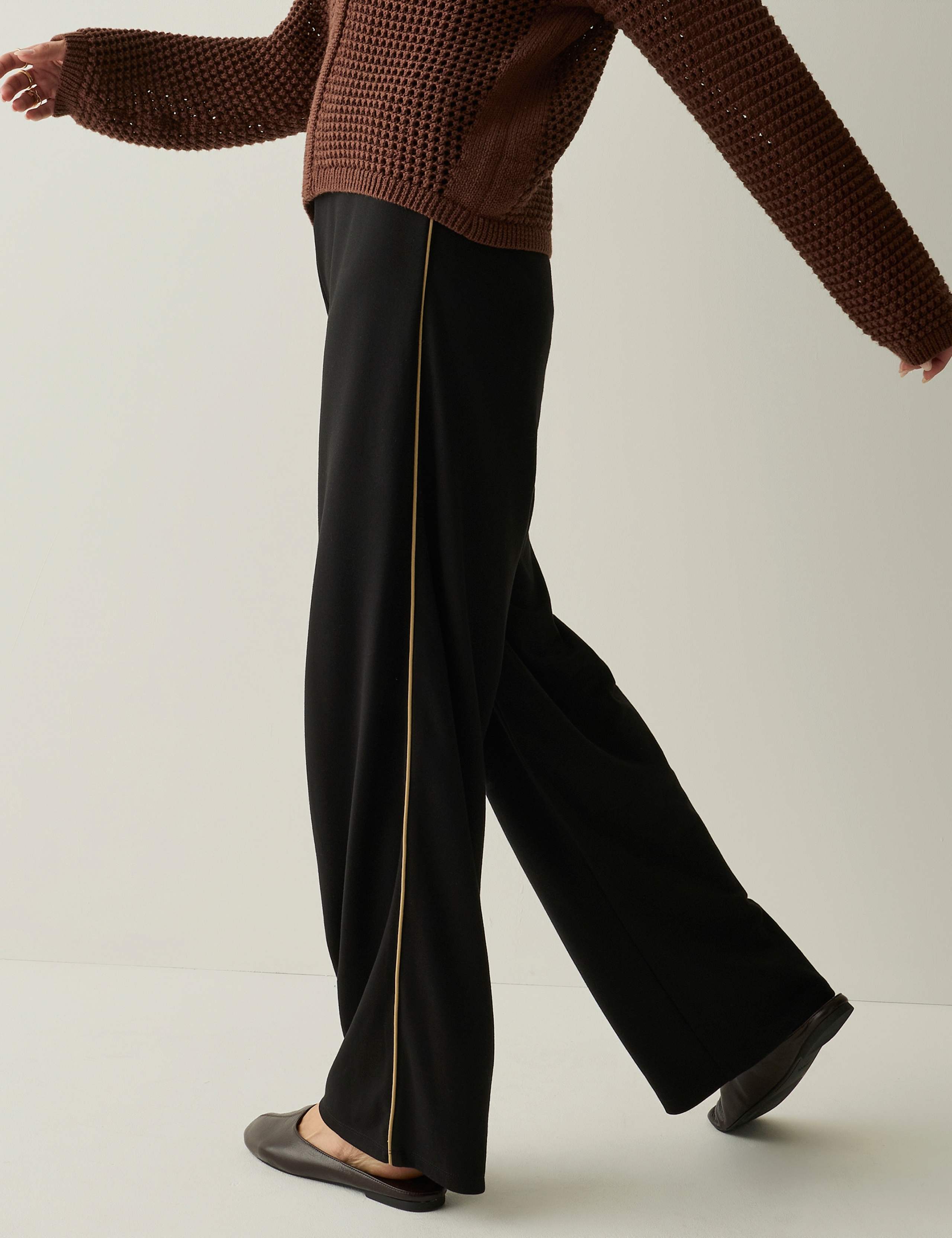 Manali Side Stripe Pull On Relaxed Trousers 7 of 8