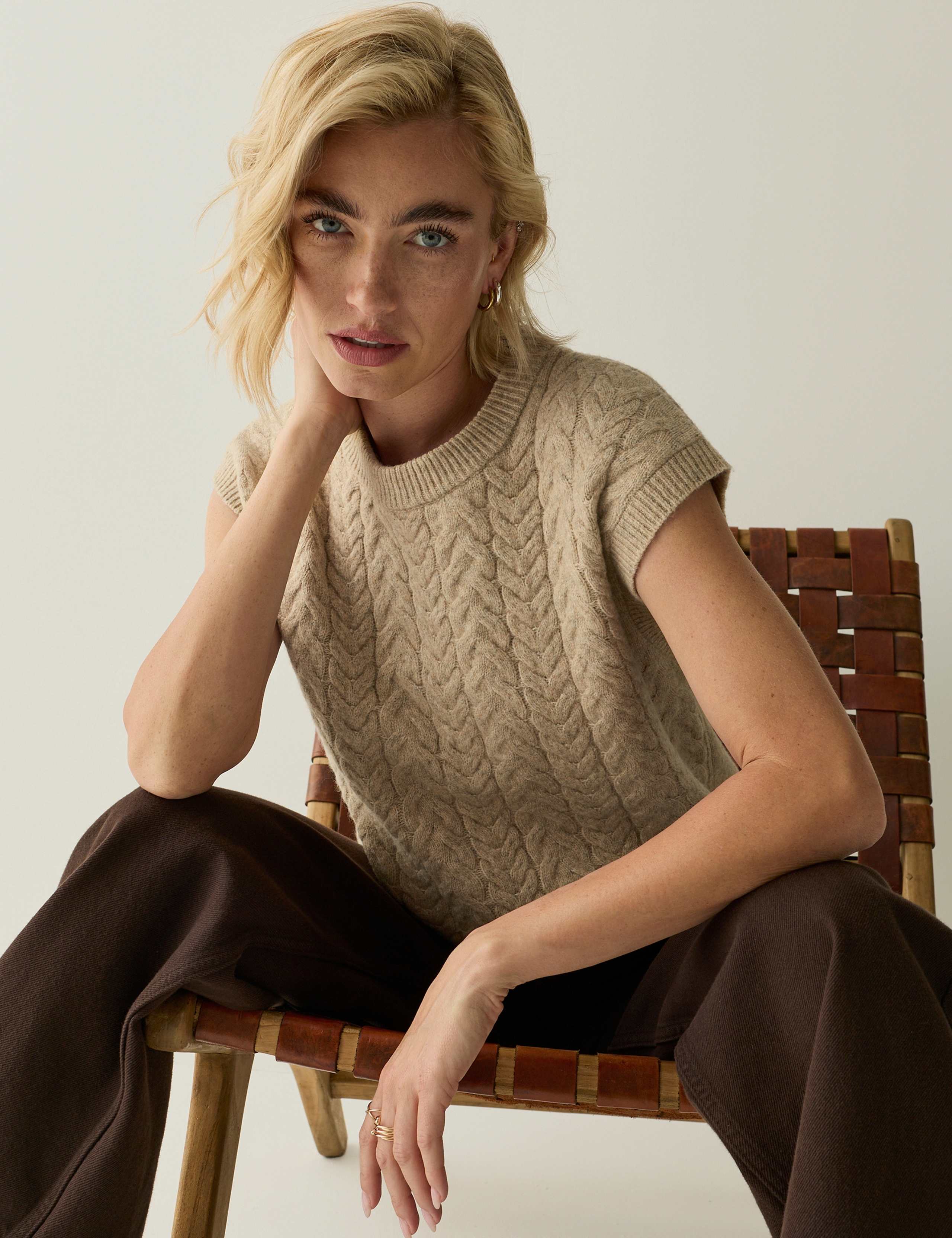 Cable Knit Relaxed Knitted Vest 5 of 7