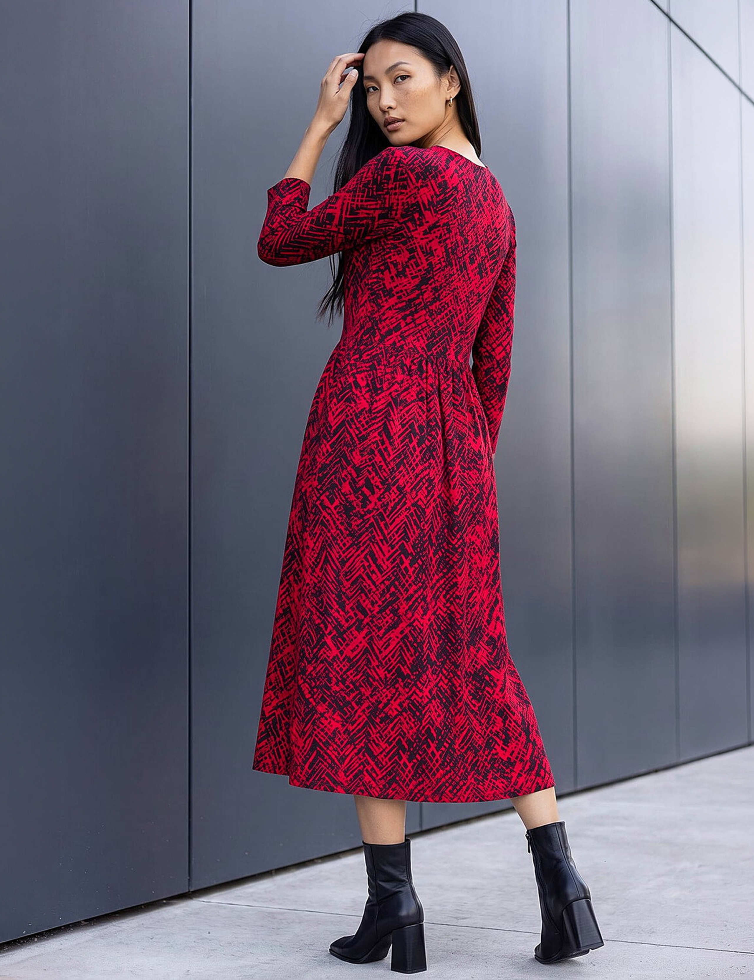 Abstract Ruched Midi Dress 4 of 4