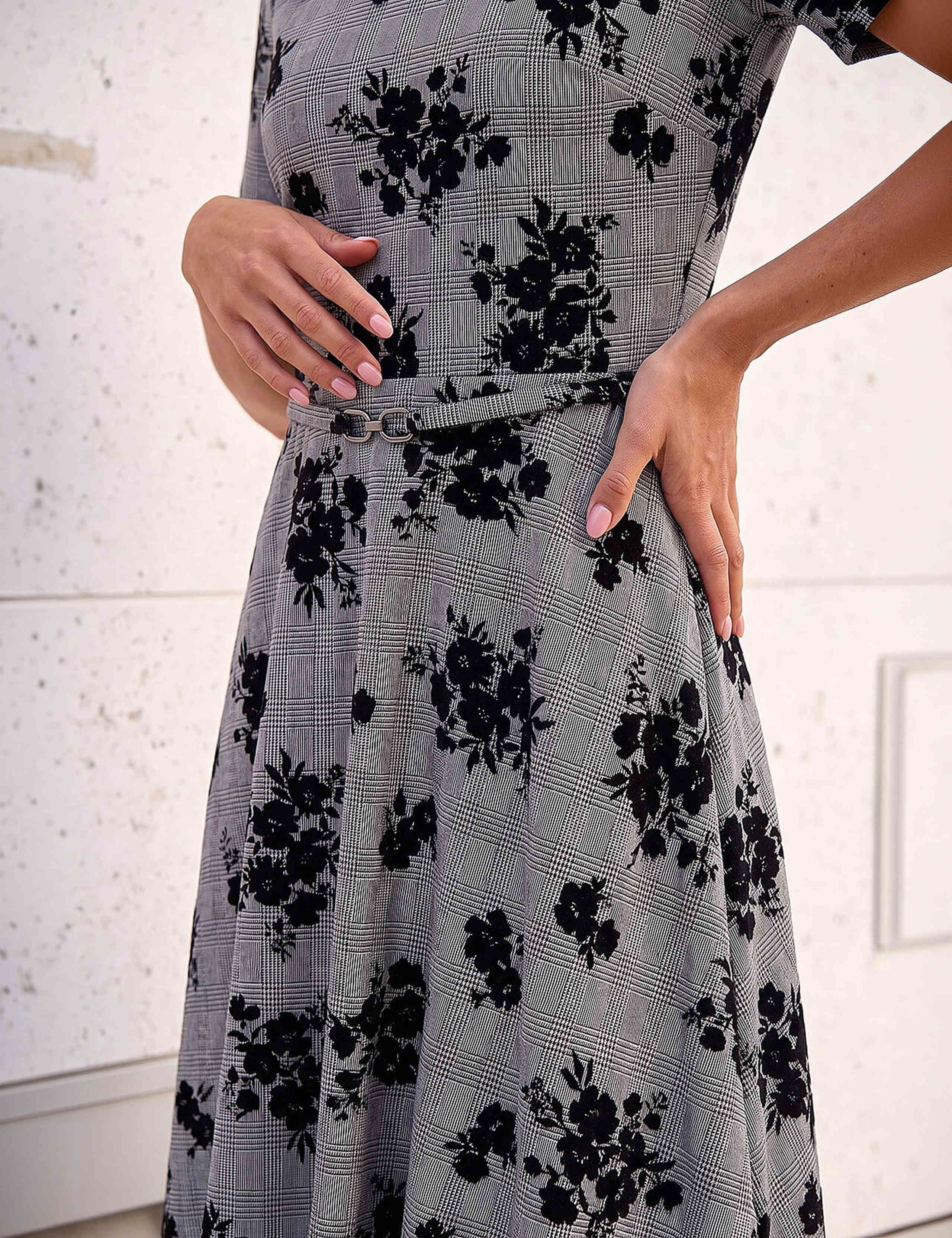 Checked Floral Flock Knee Length Dress 4 of 4