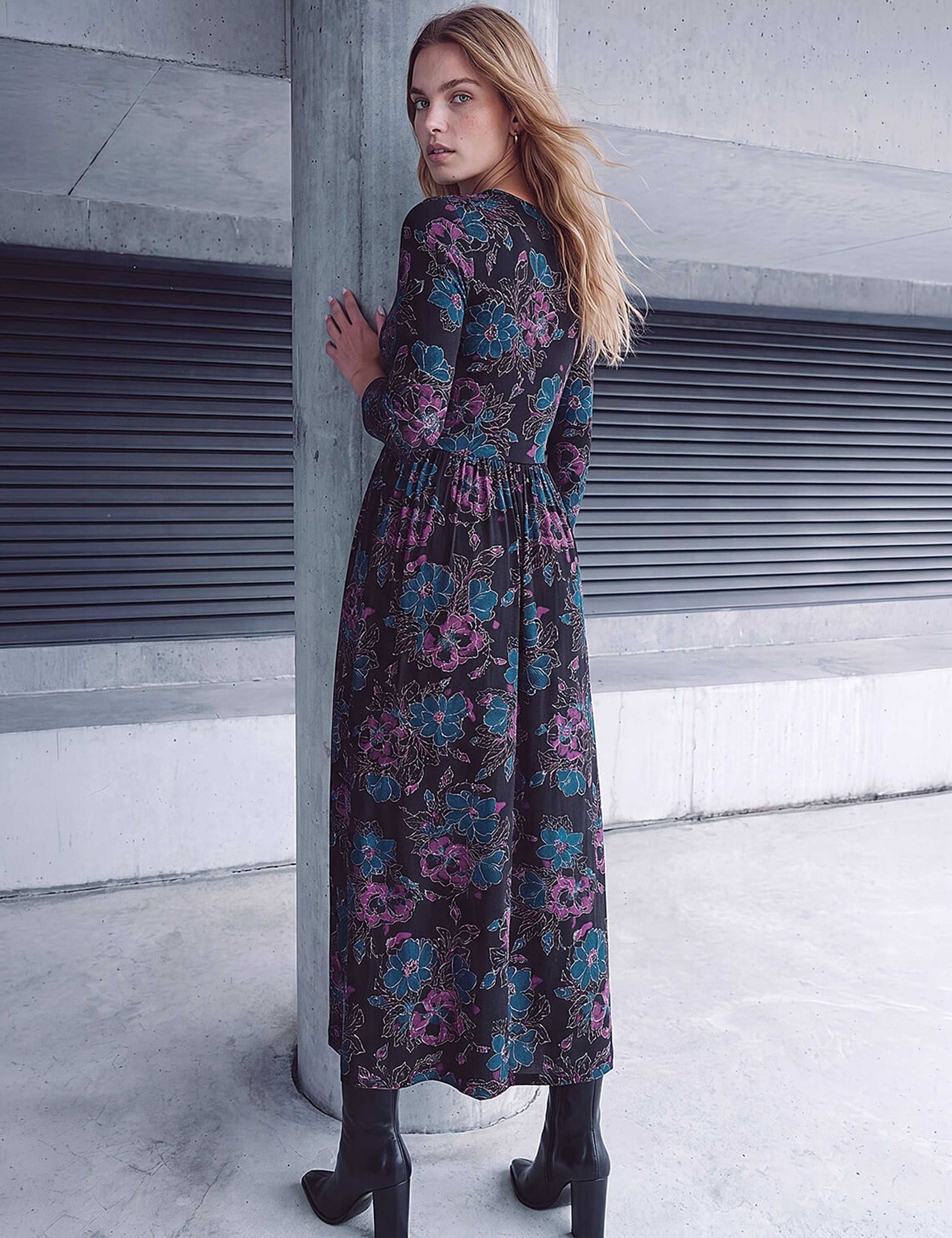 Stretch Waist Midi Dress 3 of 4