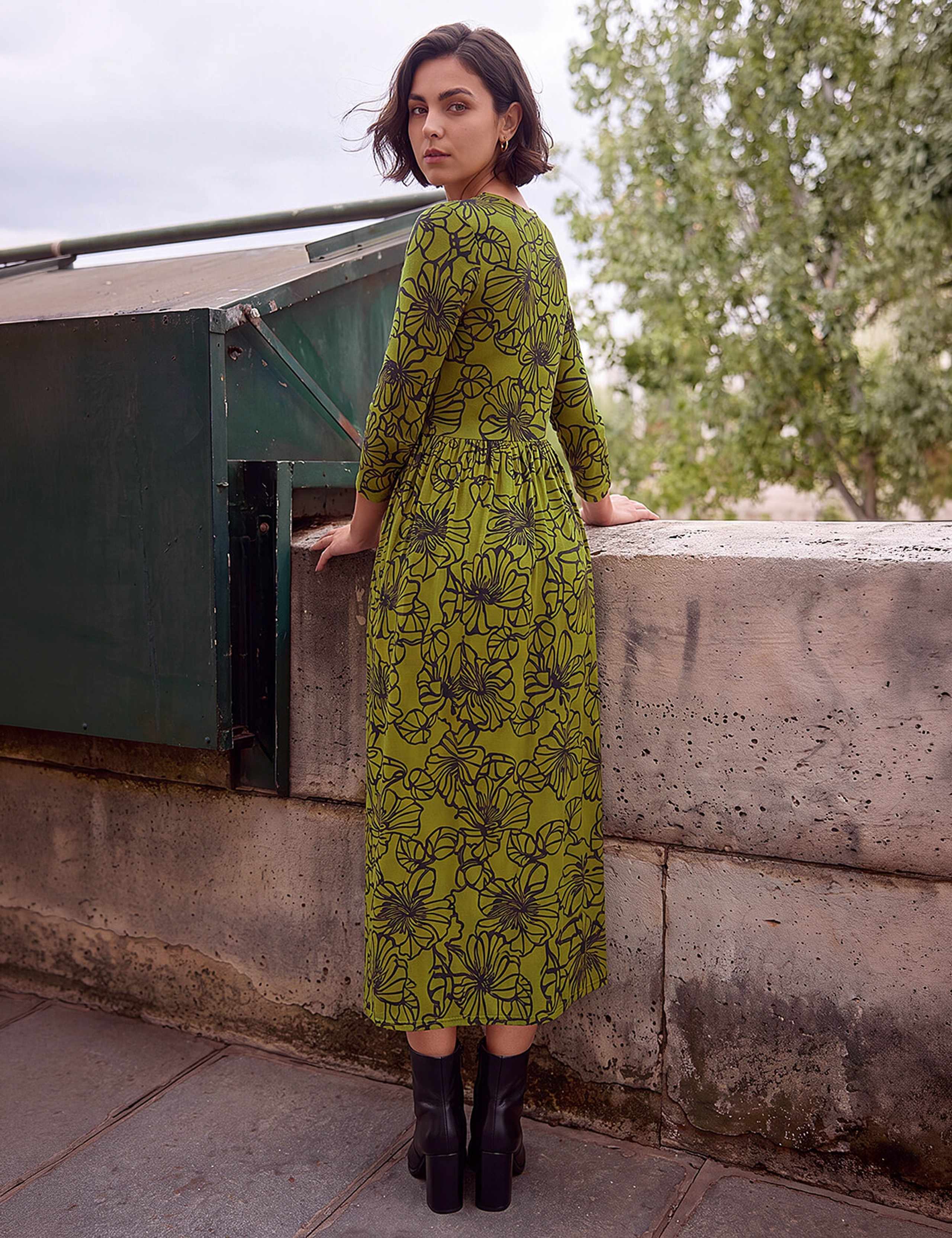 Floral Print Midi Dress 3 of 4