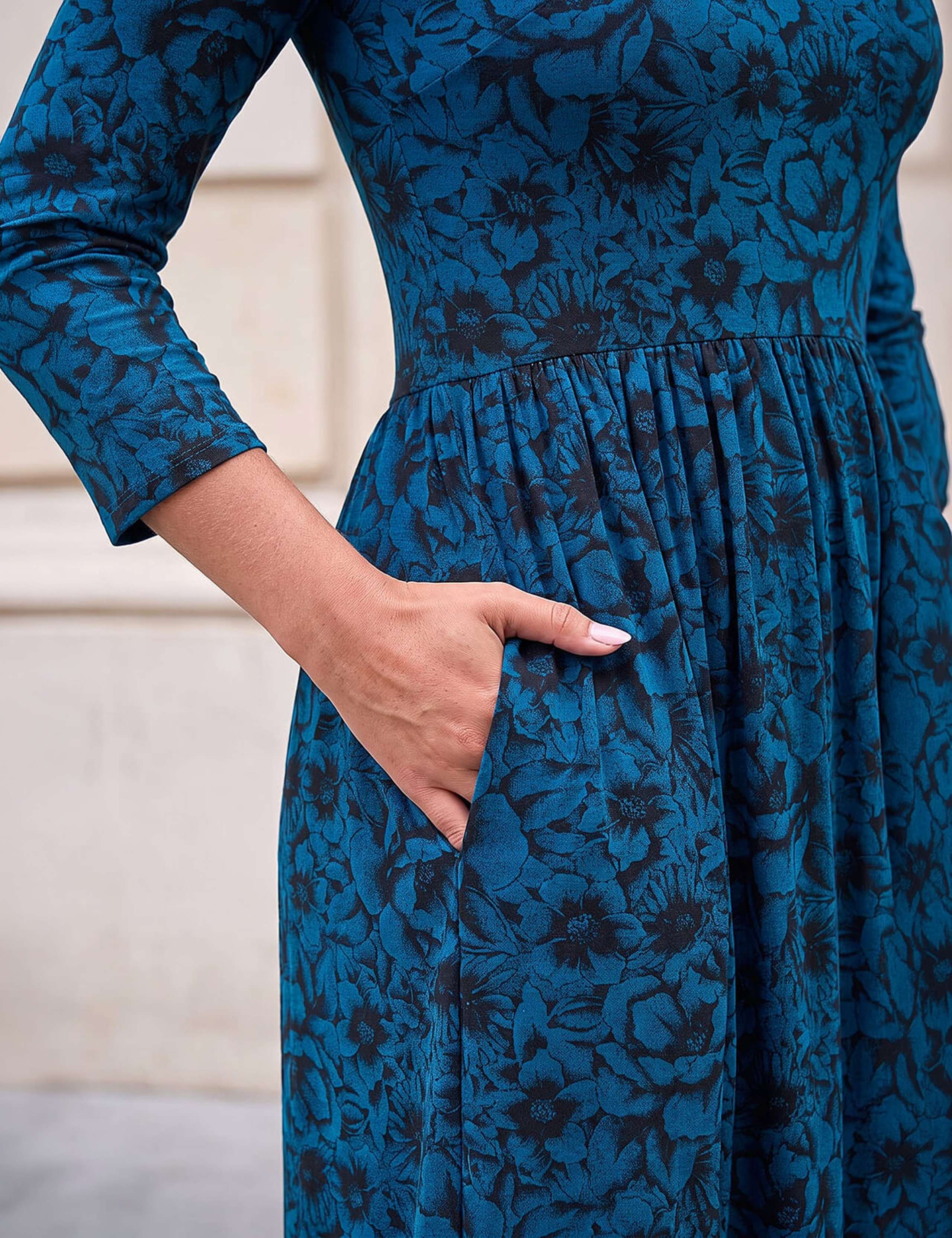 Printed Stretch Midi Dress 4 of 4